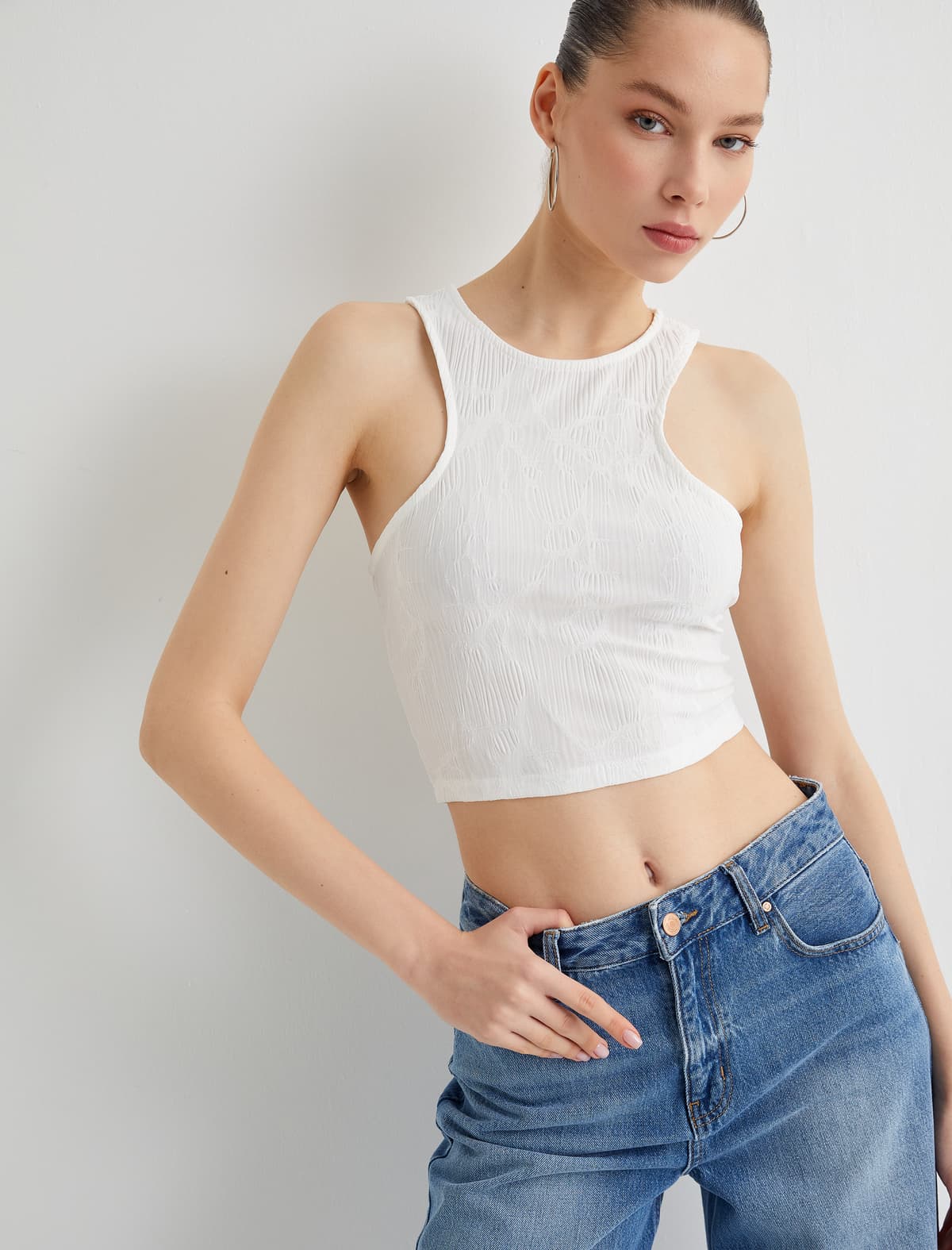 Asimmetrik Crop Top Teksturalı Slim Fit Dəyirmi Yaxa