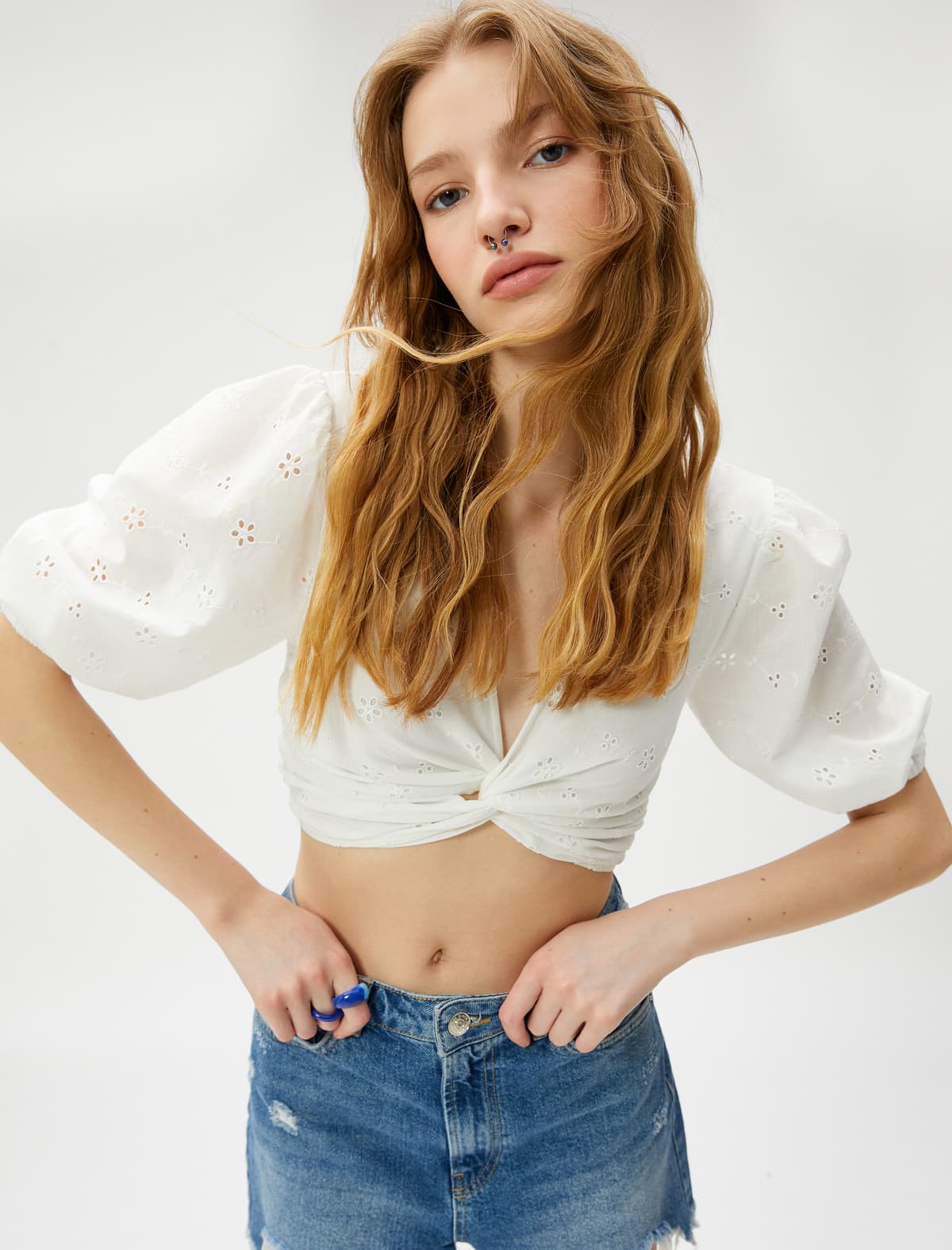 Crop Bluza Tarak Şar Qolu Öndən yığılmışdır