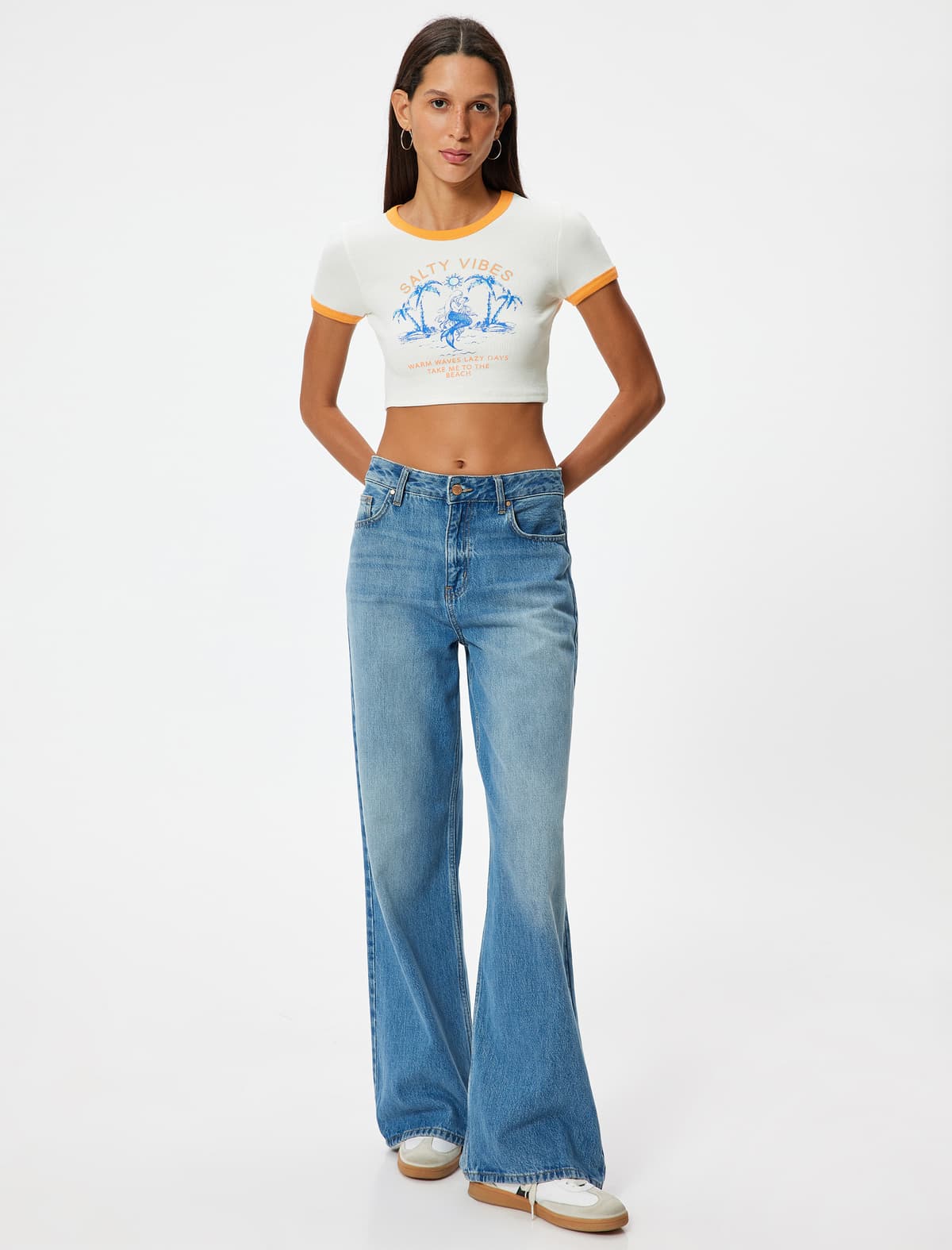 Crop T-Shirt Yay Temalı Çaplı Qısaqol Yaka Slim Fit