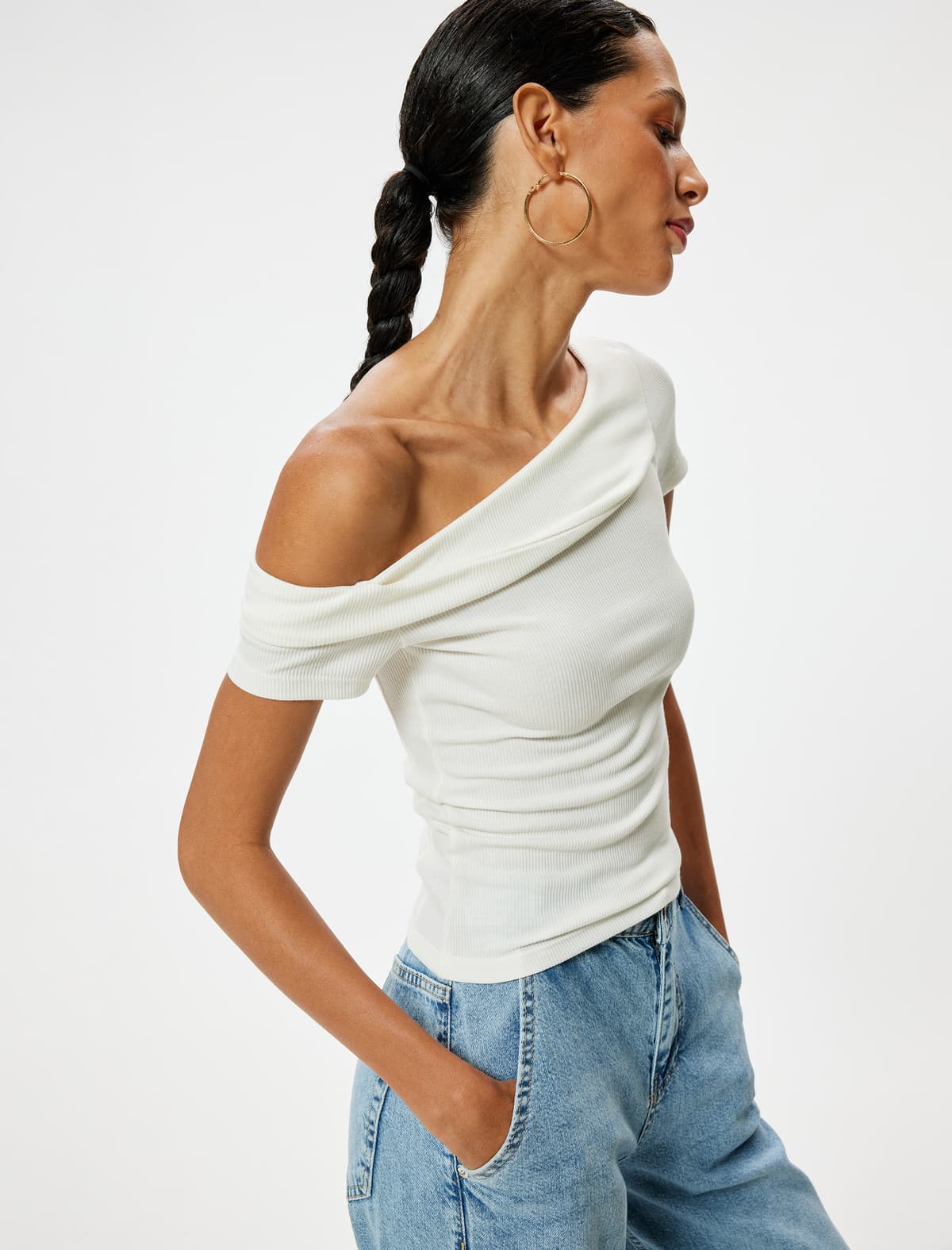 Qısaqol Bodysuit Açıq Çiyin Slim Fit