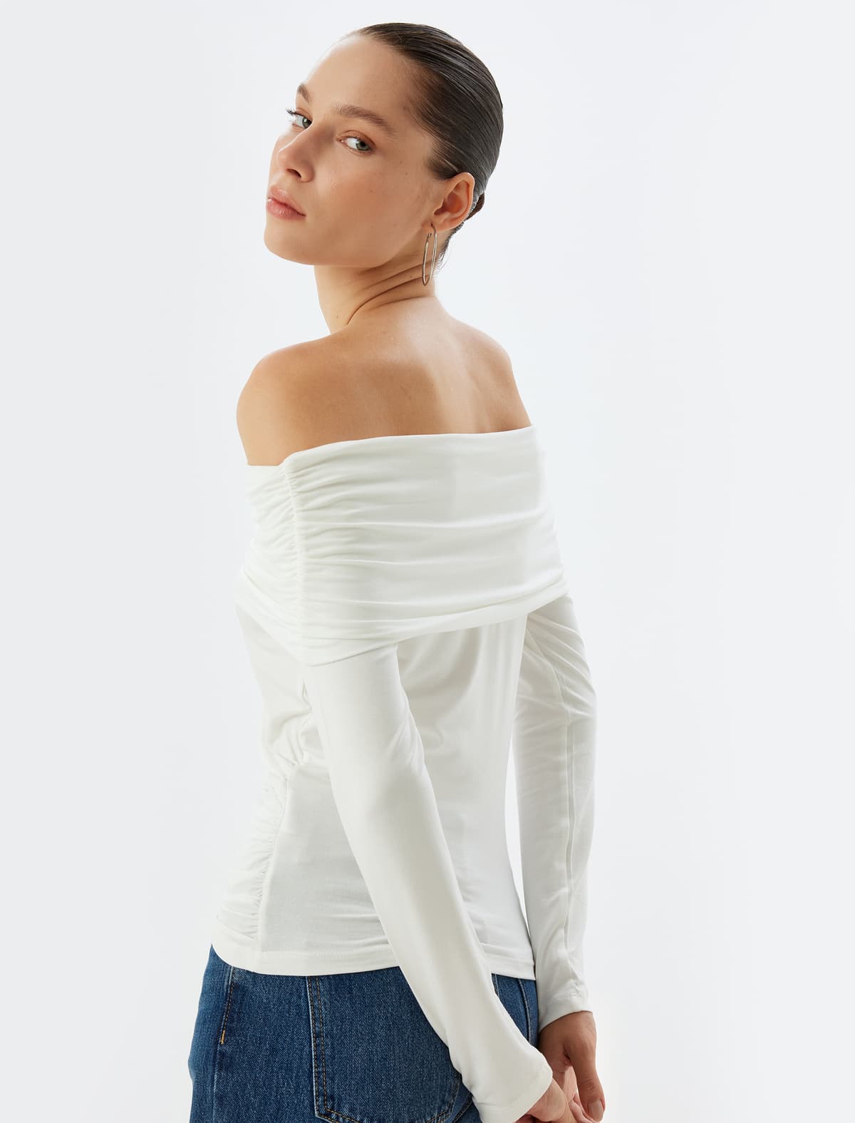 Uzunqol Off Çiyin Bədən Madonna Boyun Draped Slim Fit