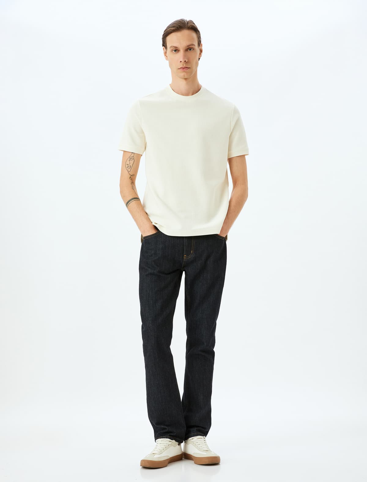 Crew Yaka Pambıq Teksturalı Qısaqol Slim Fit köynək