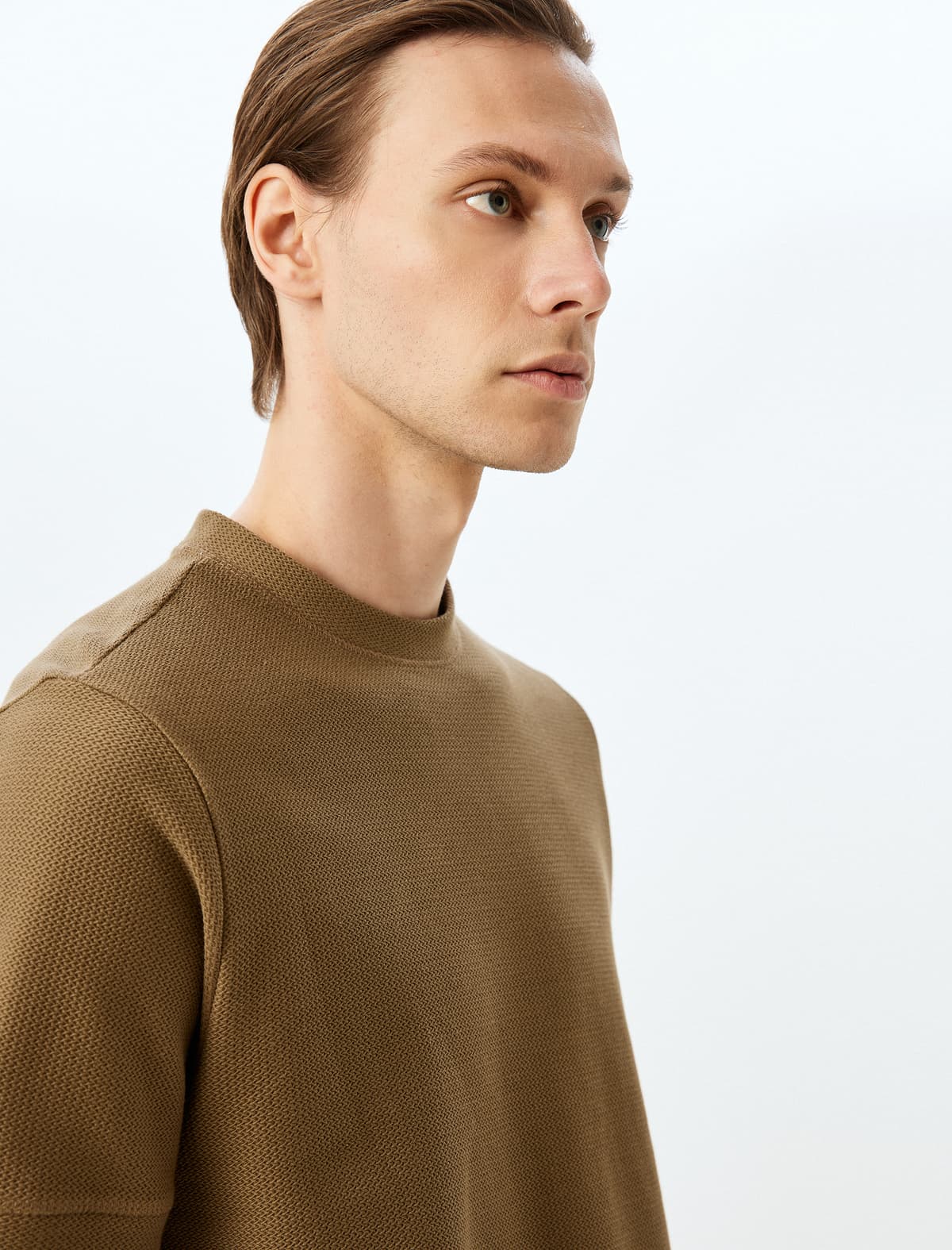 Crew Yaka Pambıq Teksturalı Qısaqol Slim Fit köynək