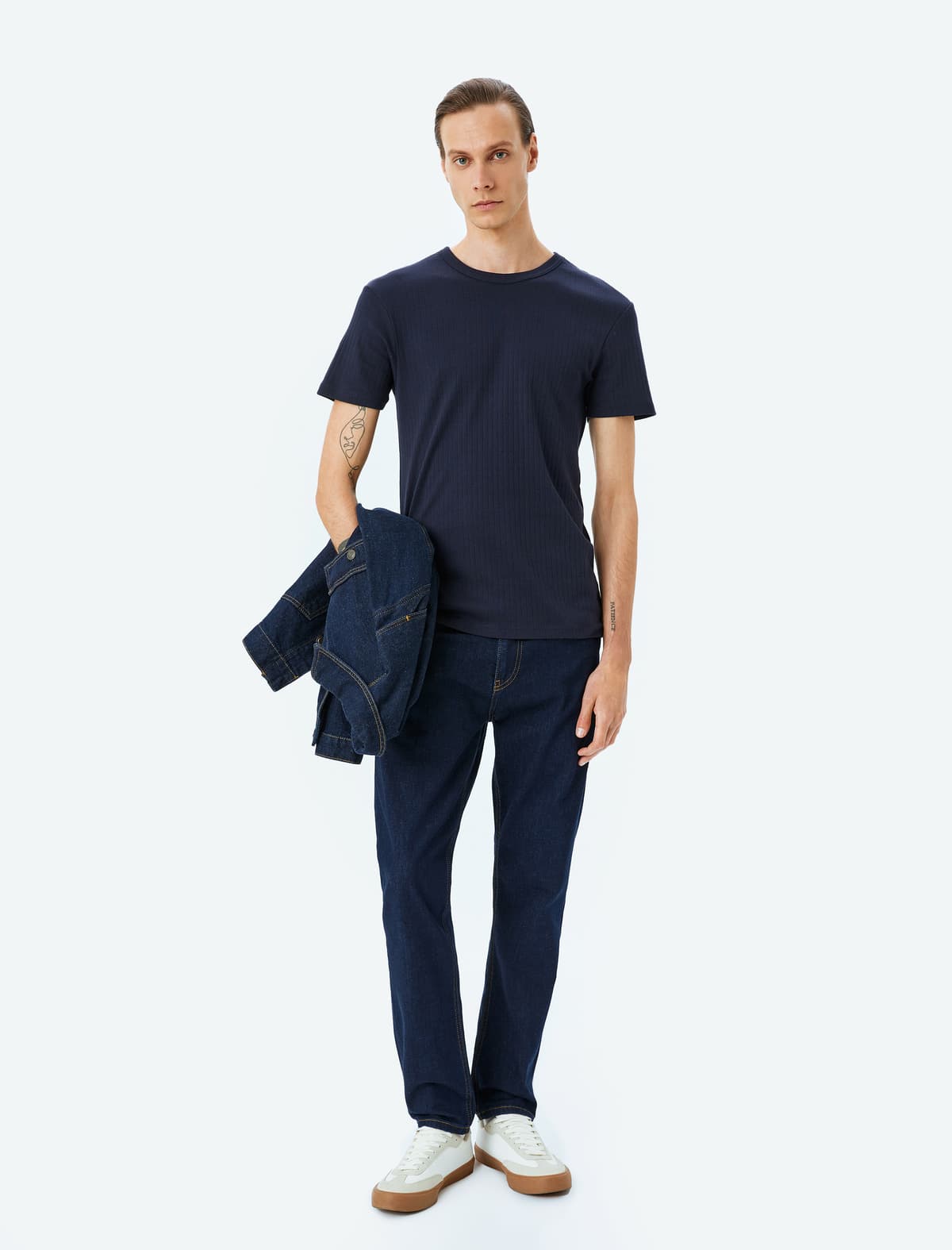 Qısaqol Slim Fit Pambıqlı Crew Yakalı köynək