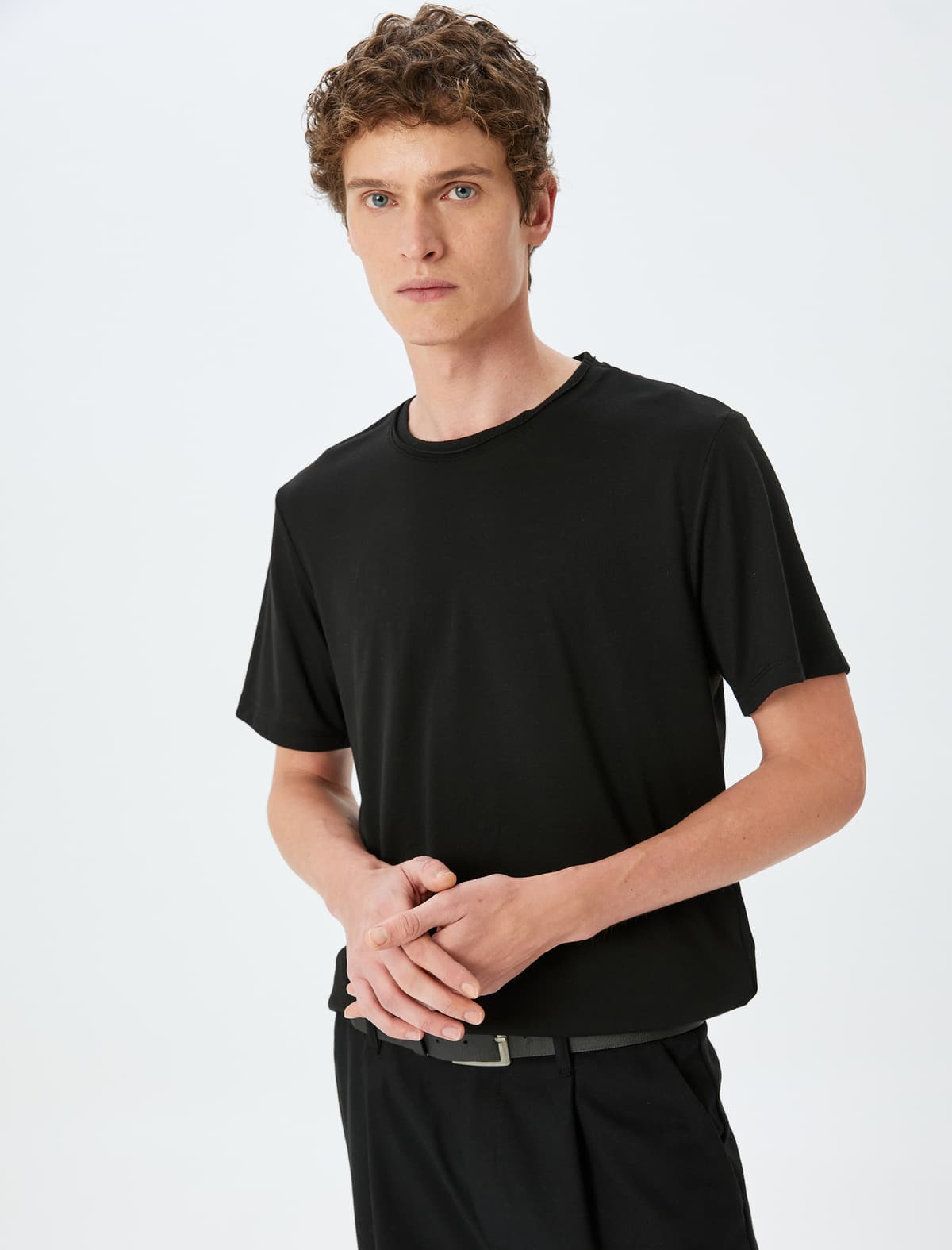 Crew Yaka Qısaqol Viskoz Qarışığı Basic Slim Fit köynək