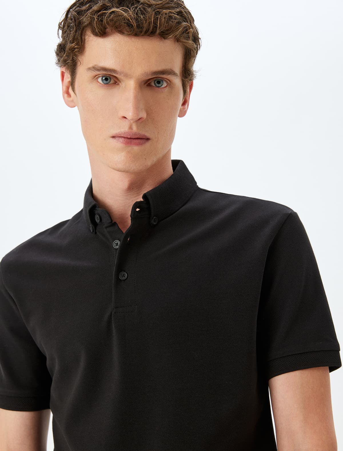 Qısaqol Düymə Detallı Pambıq Pike Parça Slim Fit Polo Yakalı köynək