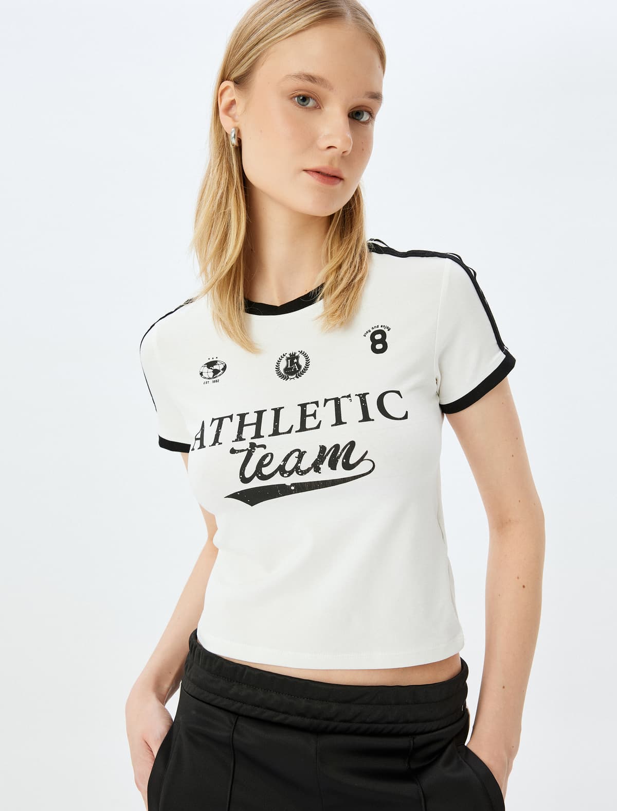 Crew Yaka Qısaqol Boru Kolleci Çaplı Slim Fit T-shirt