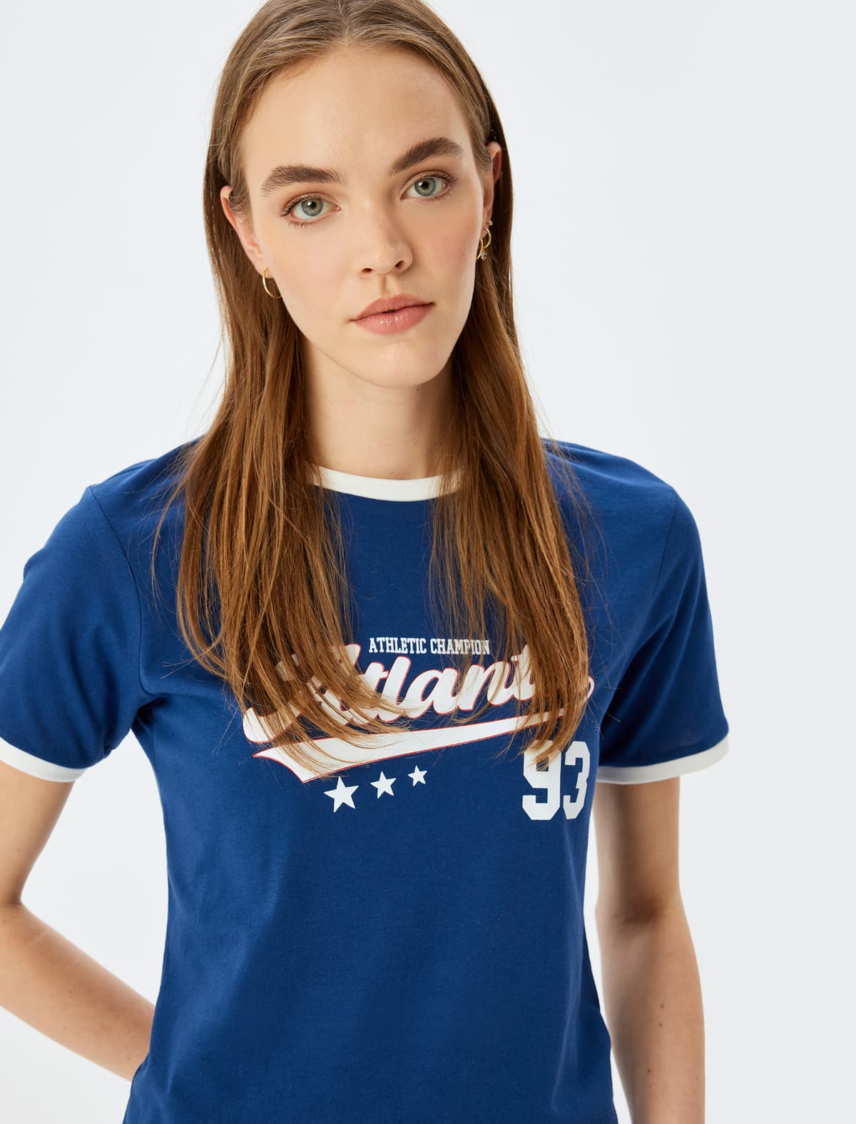 Kollec Çaplı Qısa Qolu Ekip Boyunlu T-Shirt
