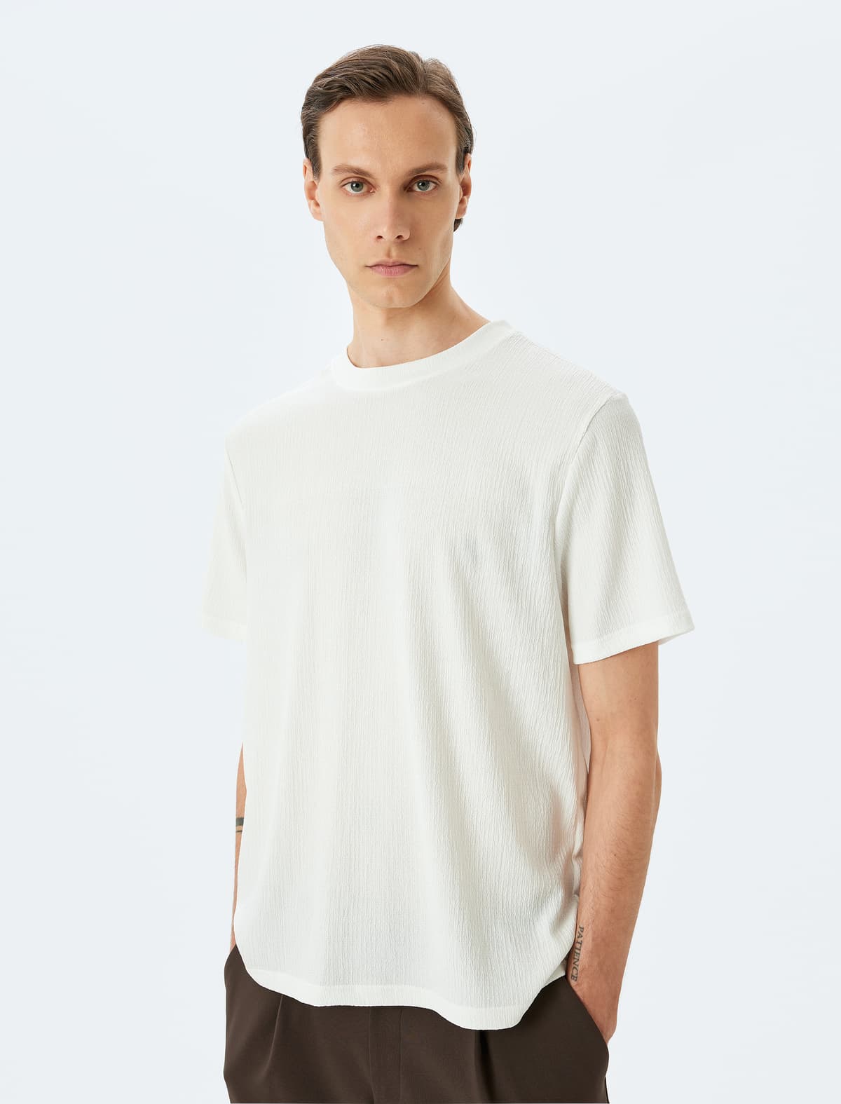 Ekipaj Yaka Normal Fit Qısaqol Basic T-shirt