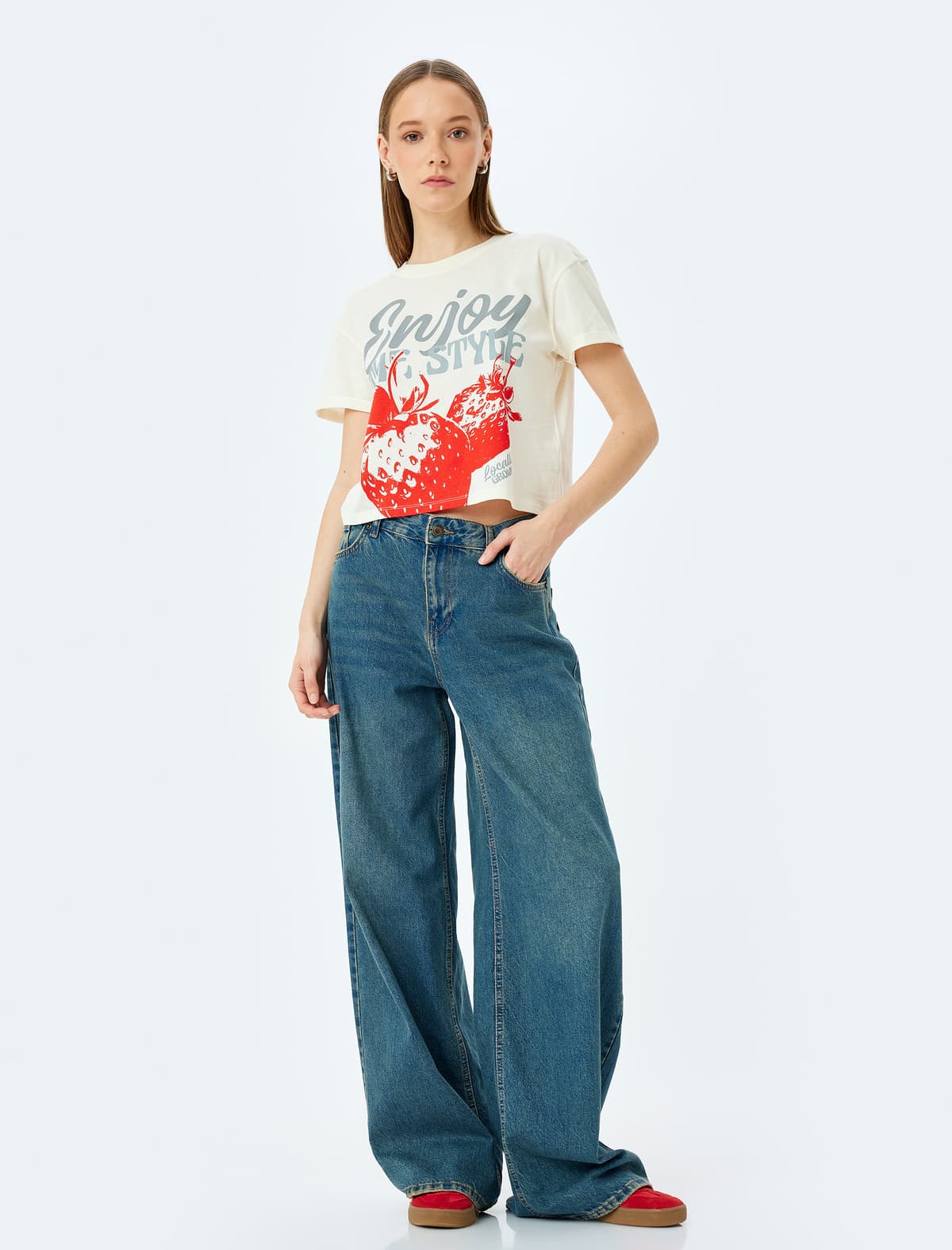 Çiyələk Çaplı Qısaqol Yakalı Pambıqlı T-shirt