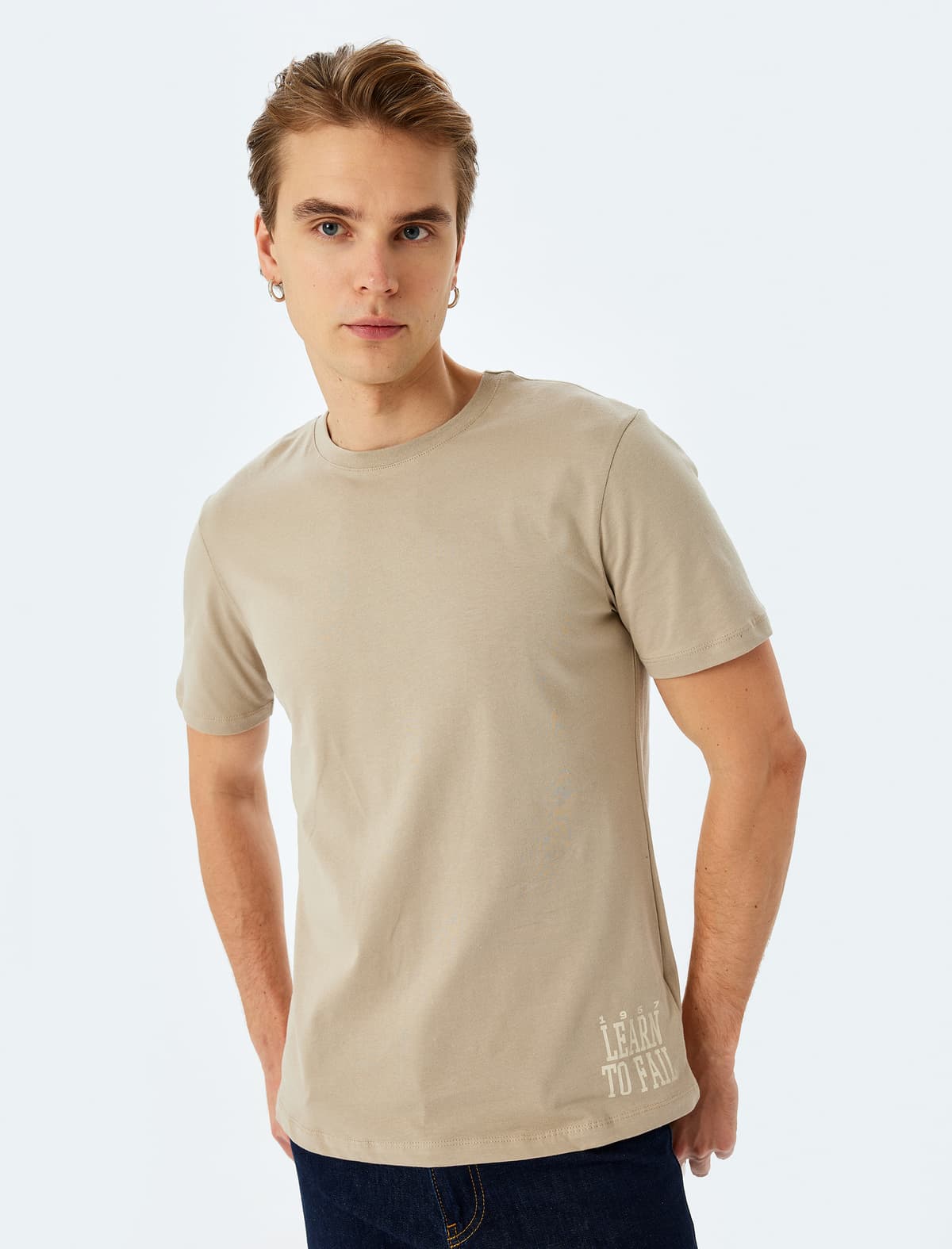 Qısaqollu Pambıqdan Yaxalı Slim Fit Sloqan Çaplı T-shirt