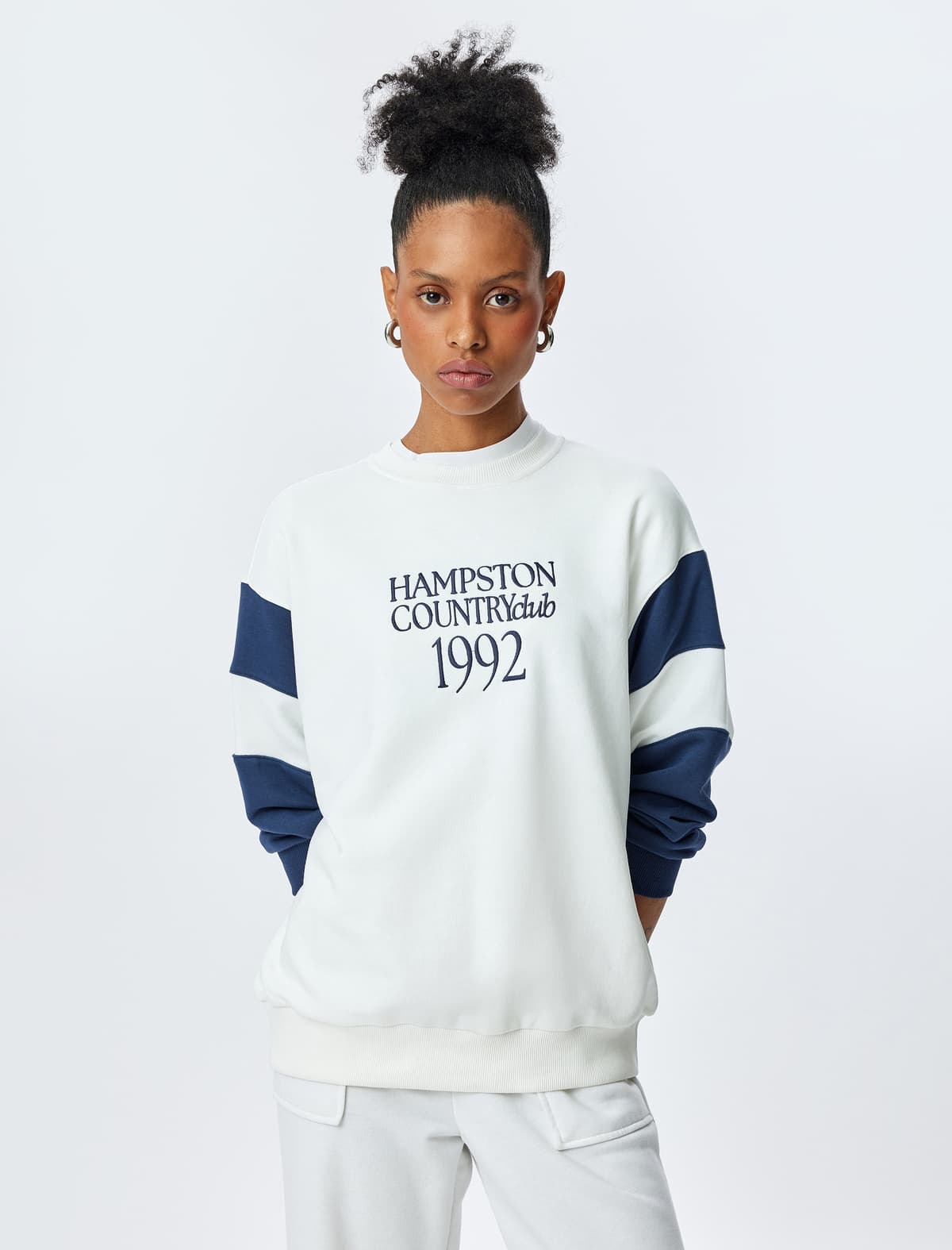 Üç İpli Ekipaj Boyun Pambıq Çaplı Sweatshirt