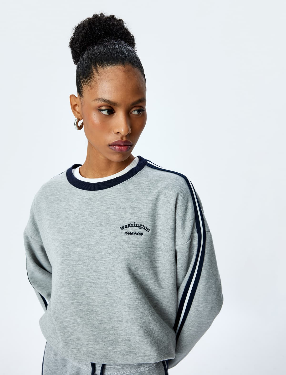 Naxış Detallı Zolaqlı Bisiklet Yaxa Uzunqol Sweatshirt