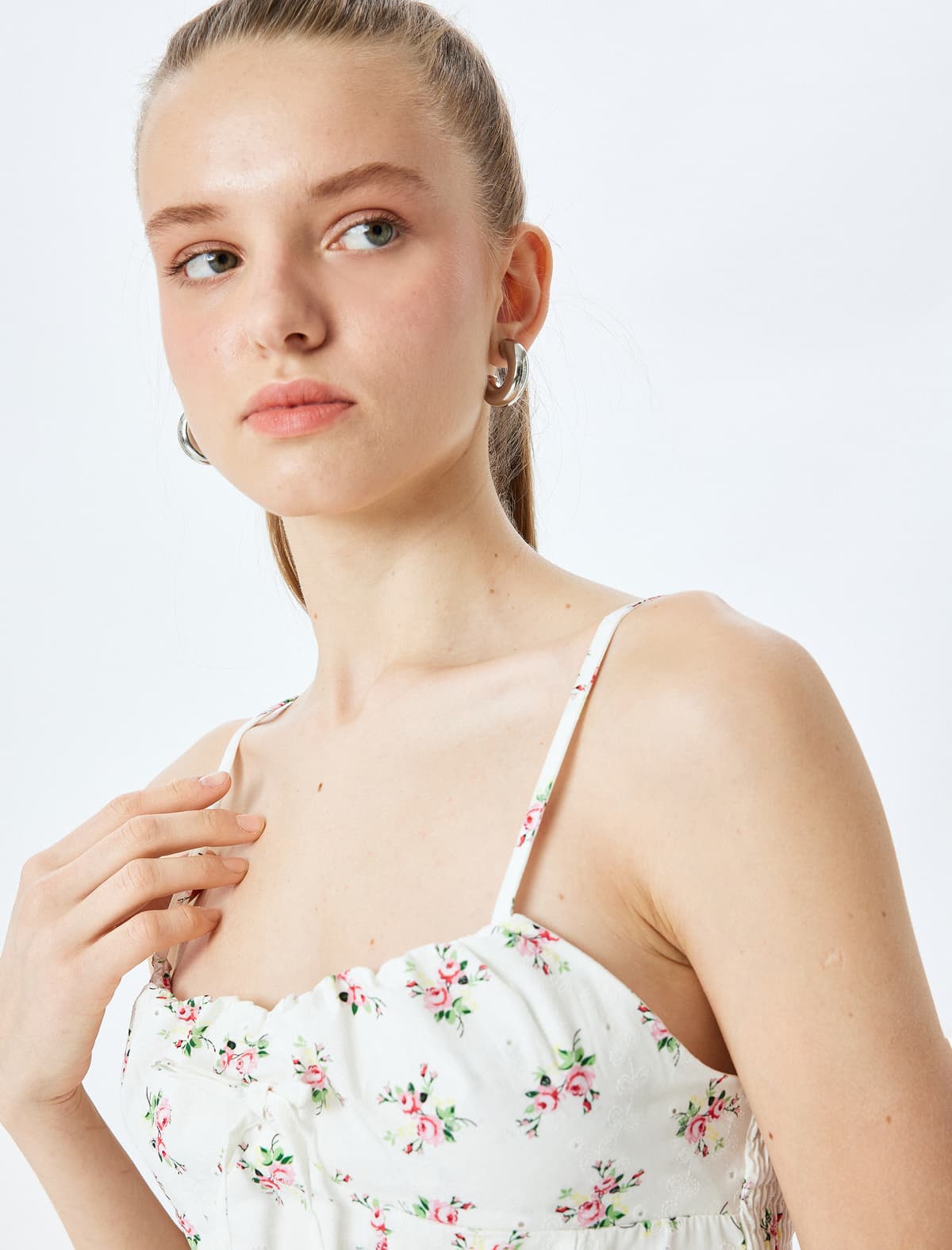 İp Qayışlı və Bağlama Detallı Çiçəkli Crop Top