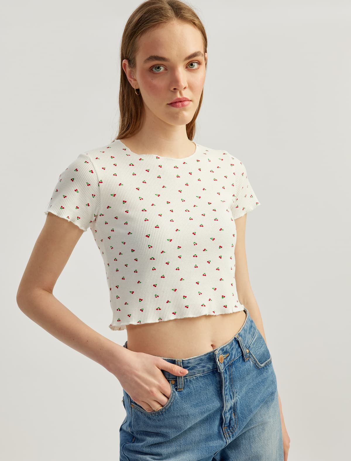 Albalı Çaplı Qısaqol Qısaqol Yakalı Yivli Crop T-shirt