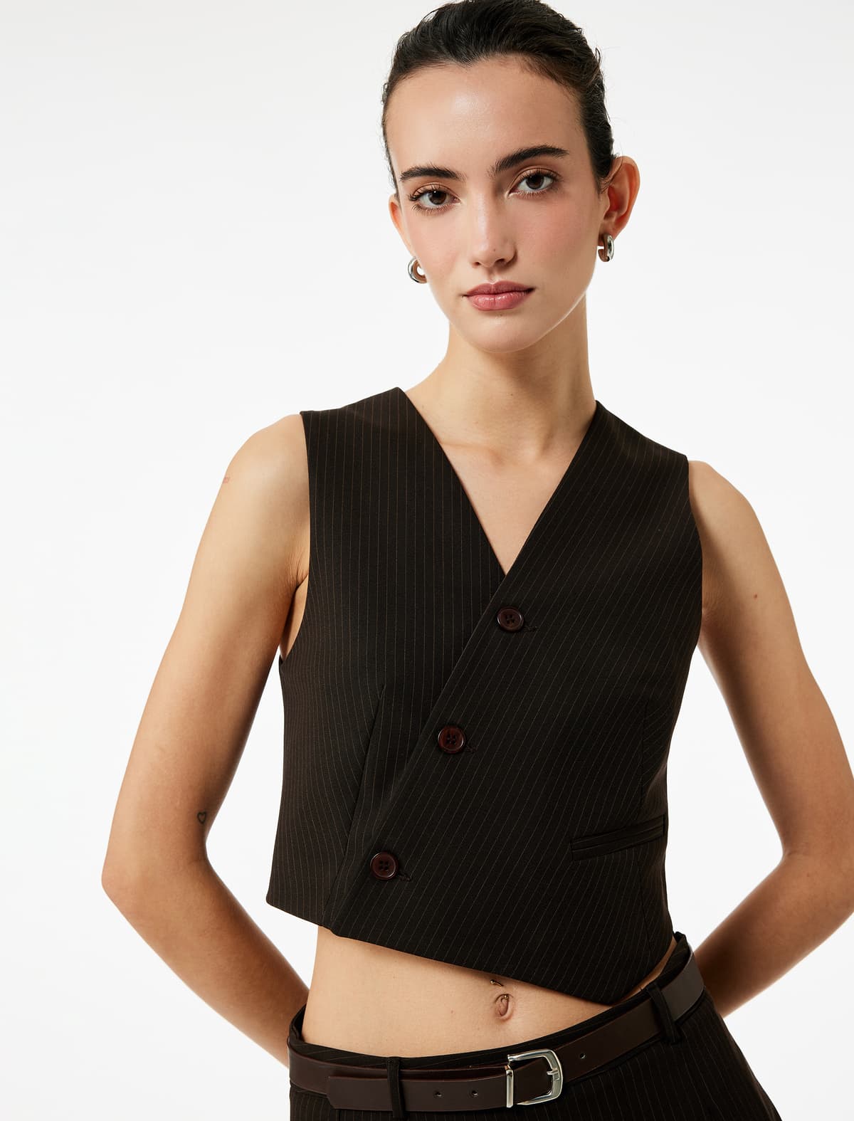 Qoşa Döşlü Düyməli Asimmetrik Kesimli Blazer Jilet