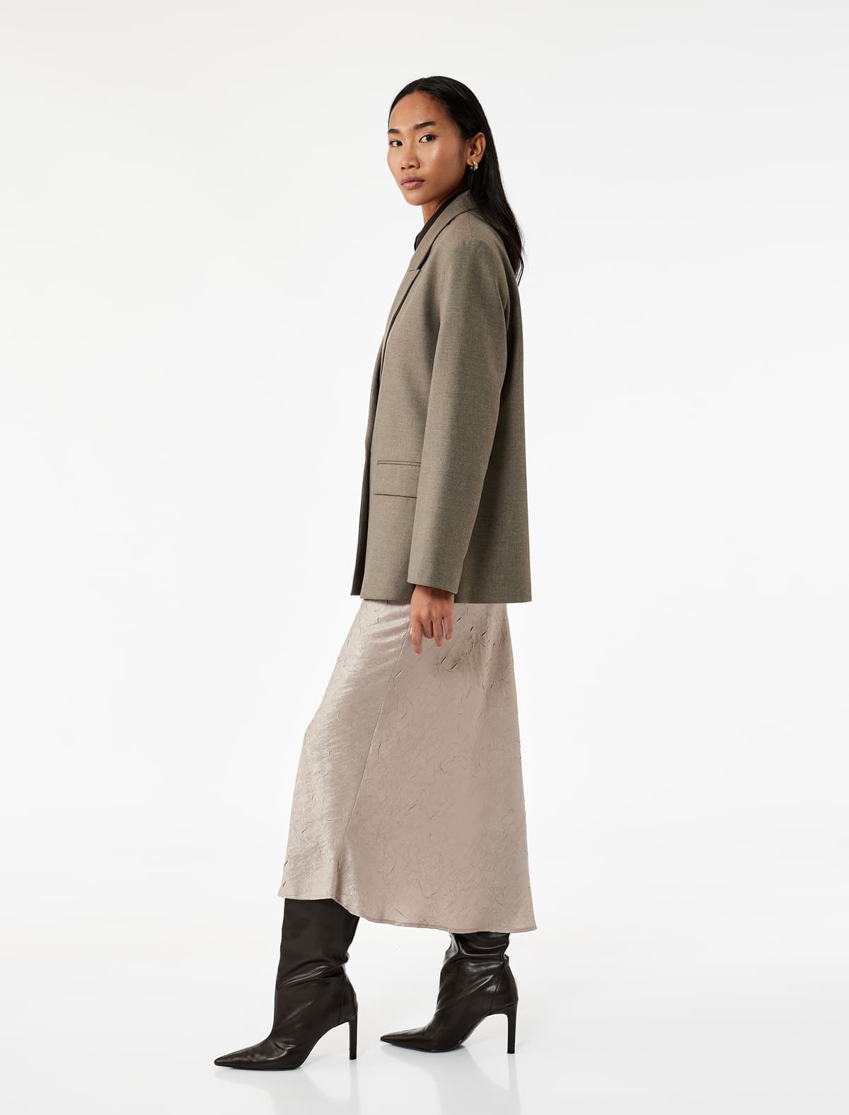 Slim Fit Su pərisi kəsimli teksturalı Midi atlaz ətək