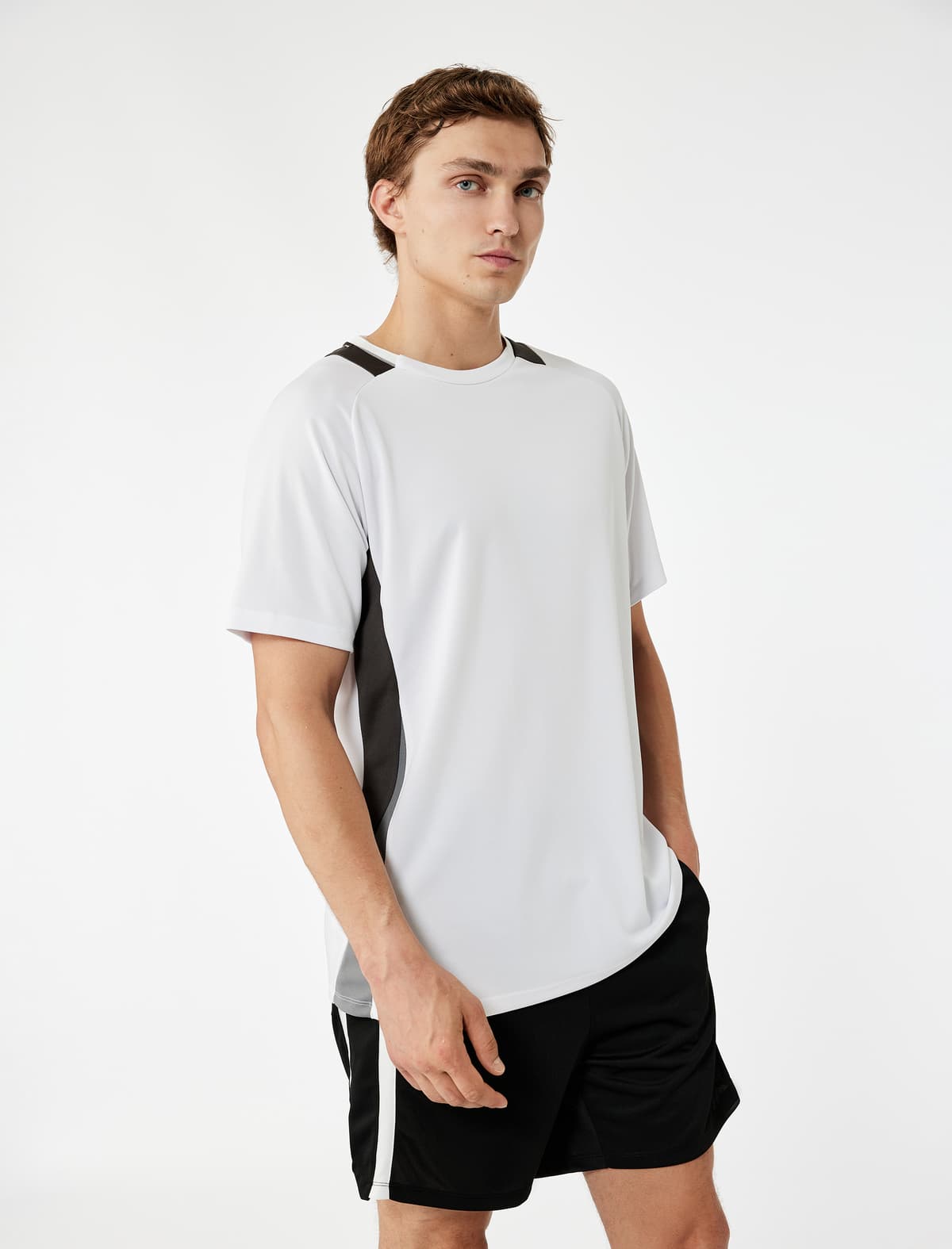 Qısa Rəqlan Qolu Rəng Kontrastlı Crew Yakalı İdman T-shirti