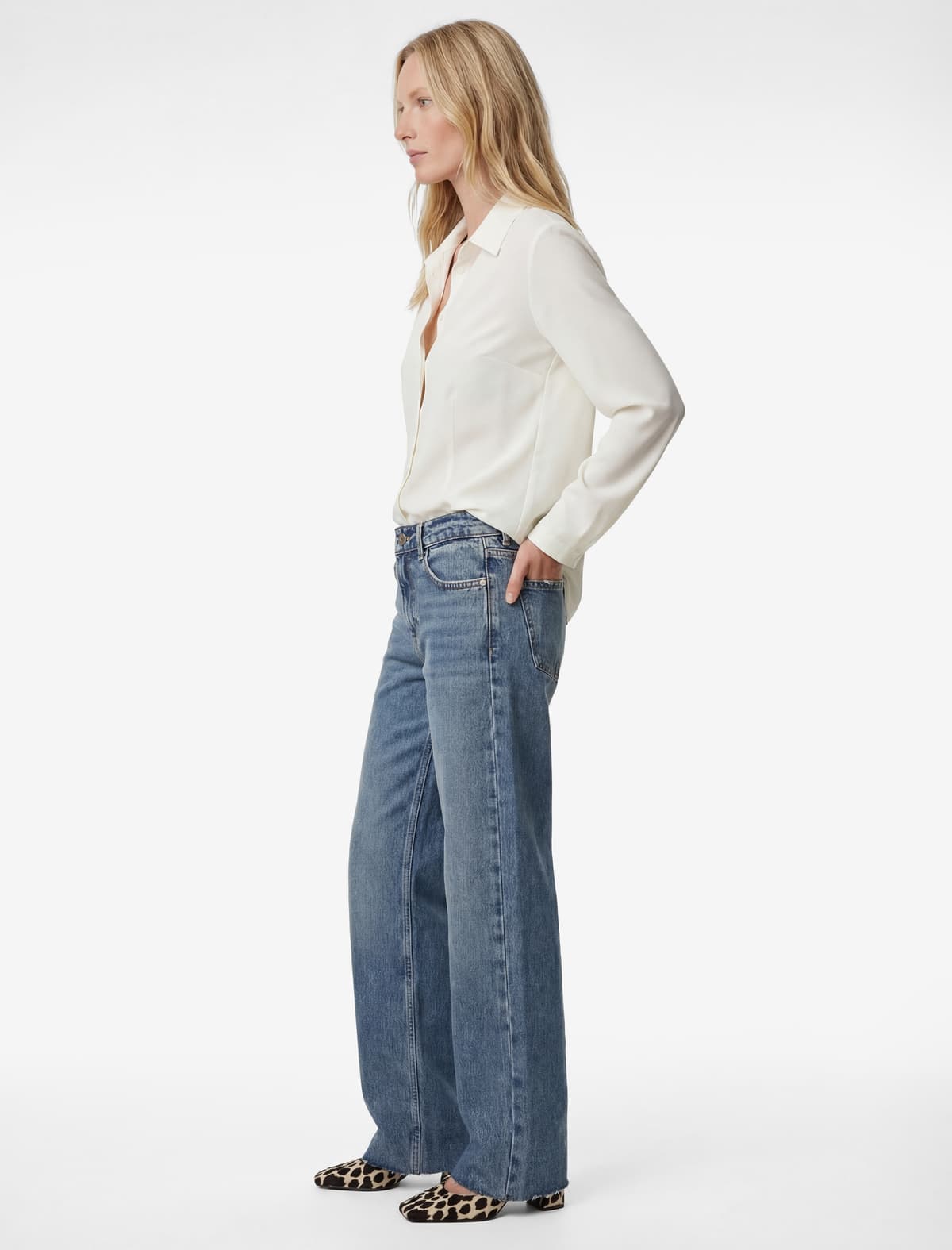 Slim Fit Uzunqol Düyməli Klassik Yaxa Köynək
