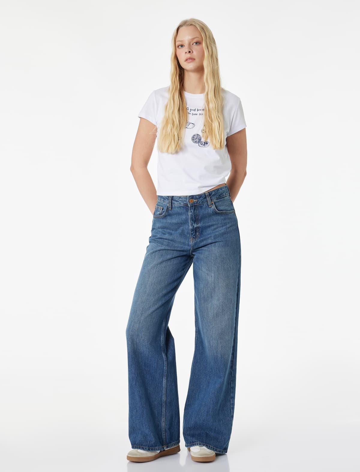 Slim Fit Qısaqol Yakalı Pambıq Albalı Çaplı köynək