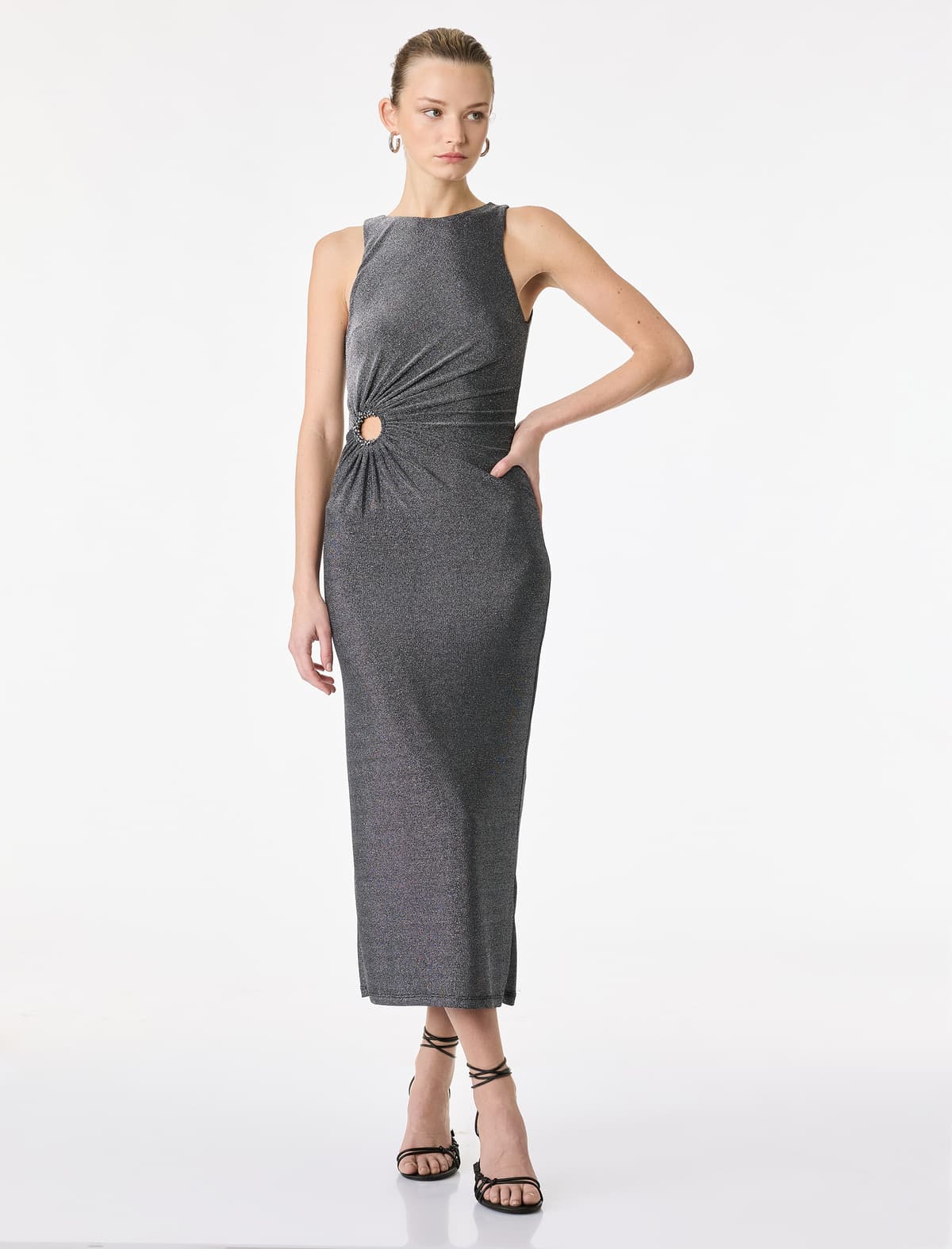 Qolsuz Dekolteli Slim fit Daş Detaylı Gümüşü Midi Slip Don