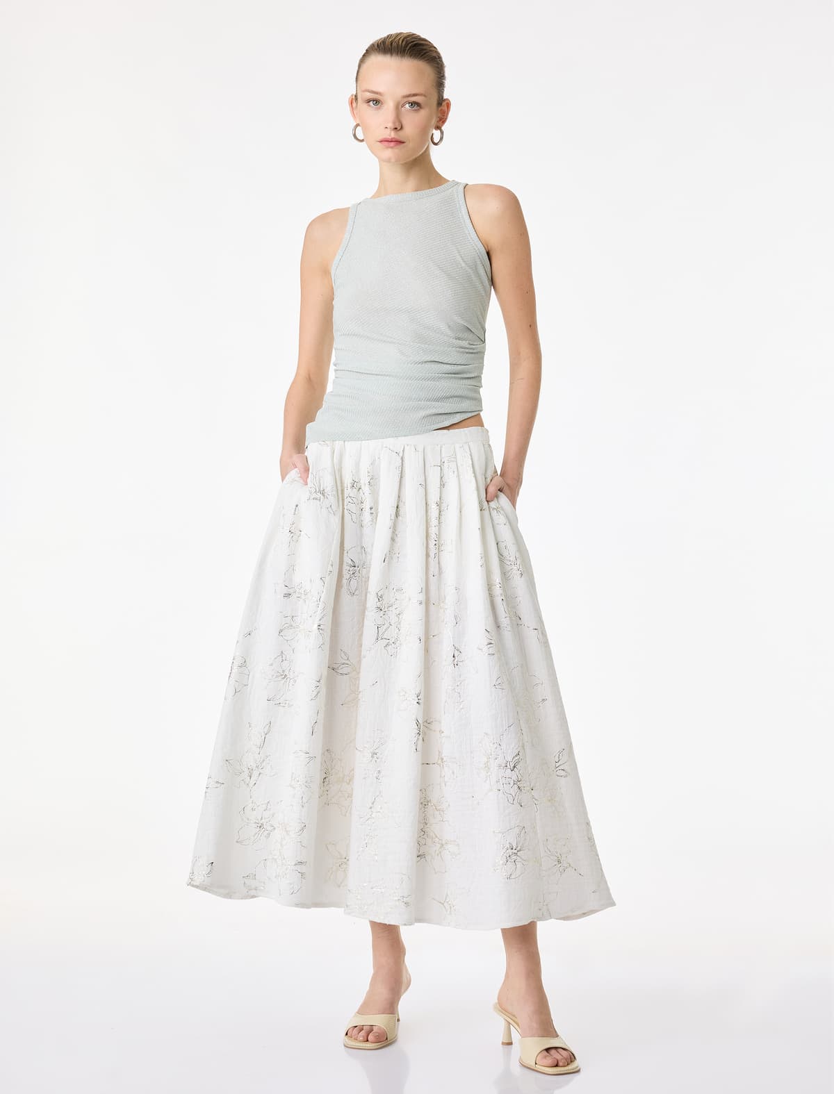 Slim fit Asimmetrik Kəsilmiş Draplı Metal Yivli Detallı Parıltılı Kordonlu Bluza