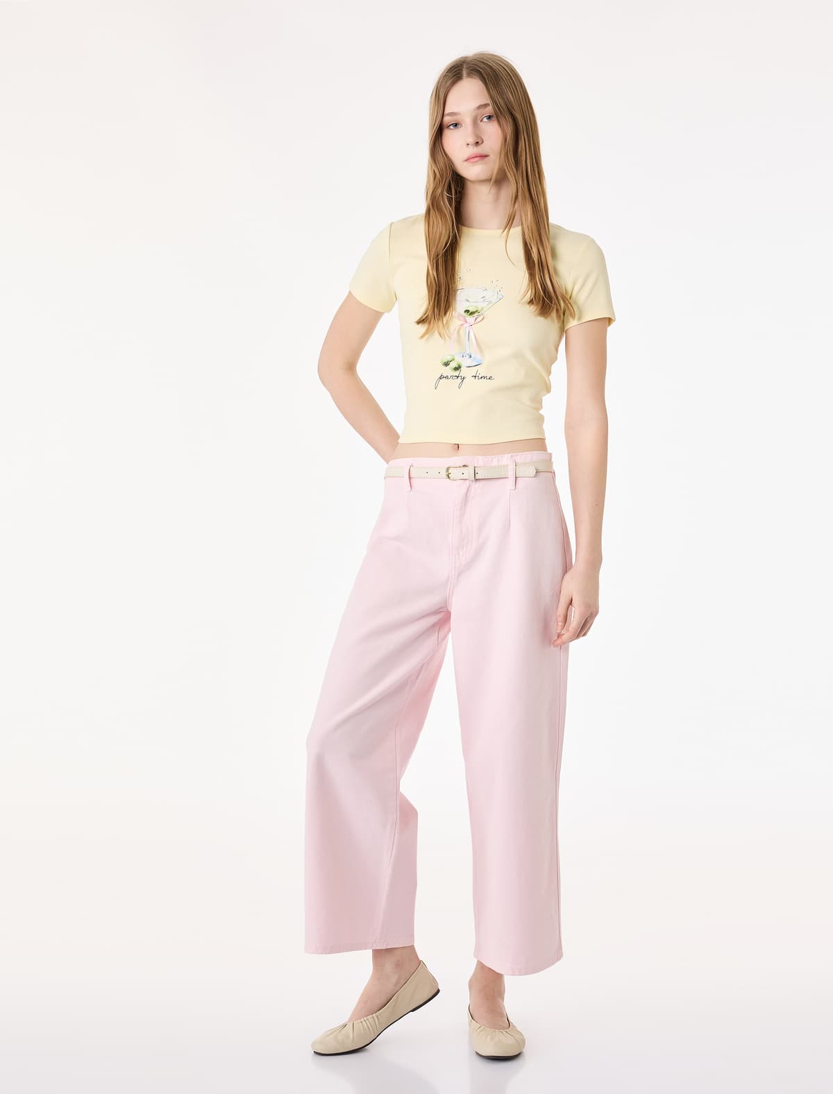 Slim fit Qısaqol Dəyirmi yaxa Çaplı Yaylı Tişört