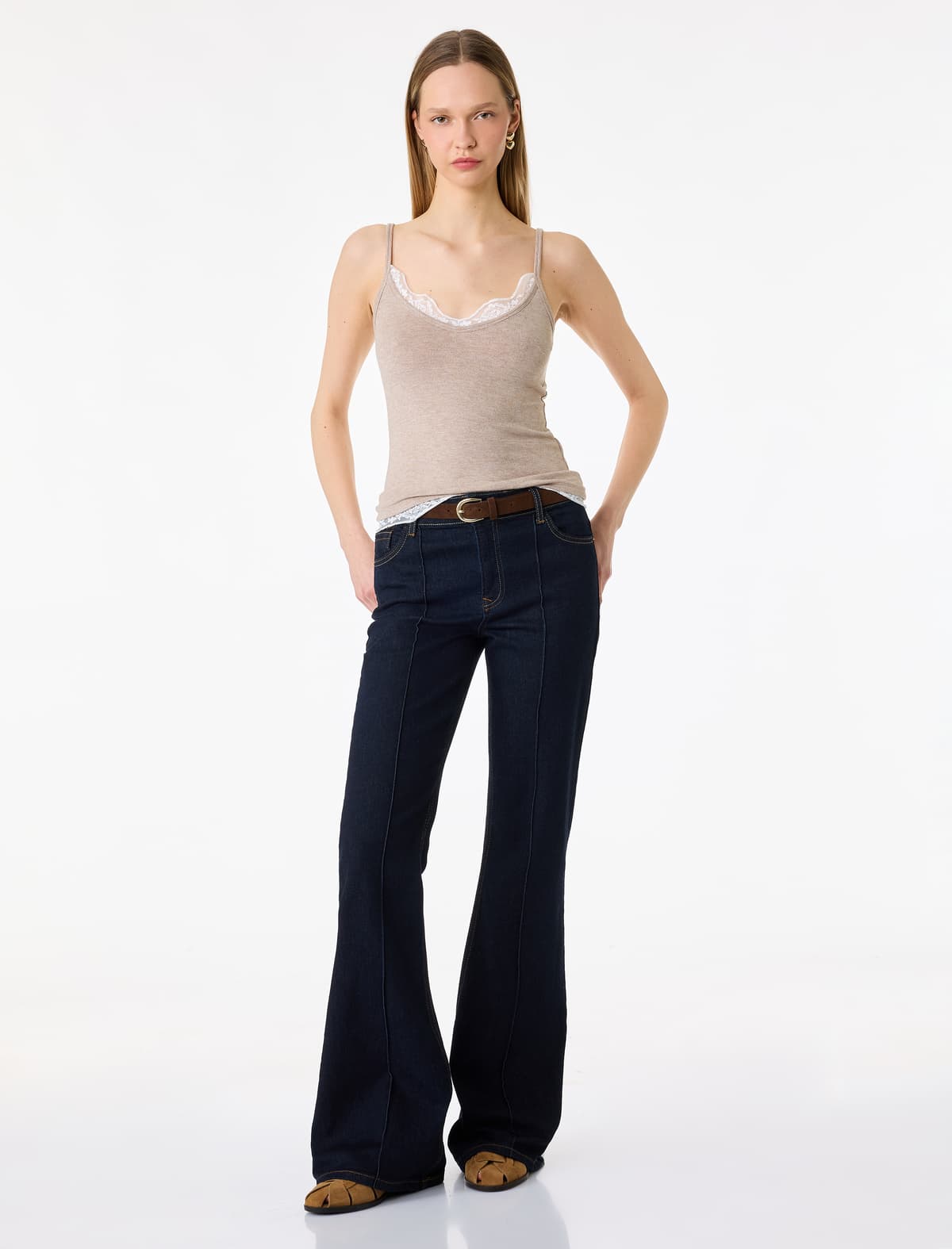 Krujeva Detallı Viskoza Qolsuz Slim fit İncə Kəmərli Atlet