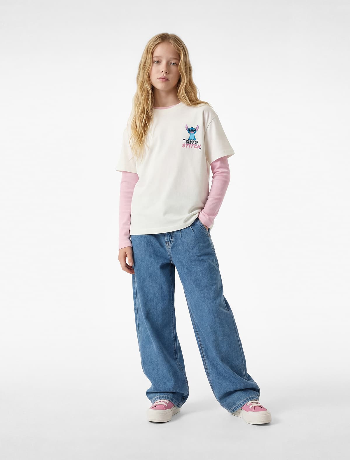 Stitch Çaplı Qısa Qolu Pambıqdan Qrup Boyun Lisenziyalı Tişört