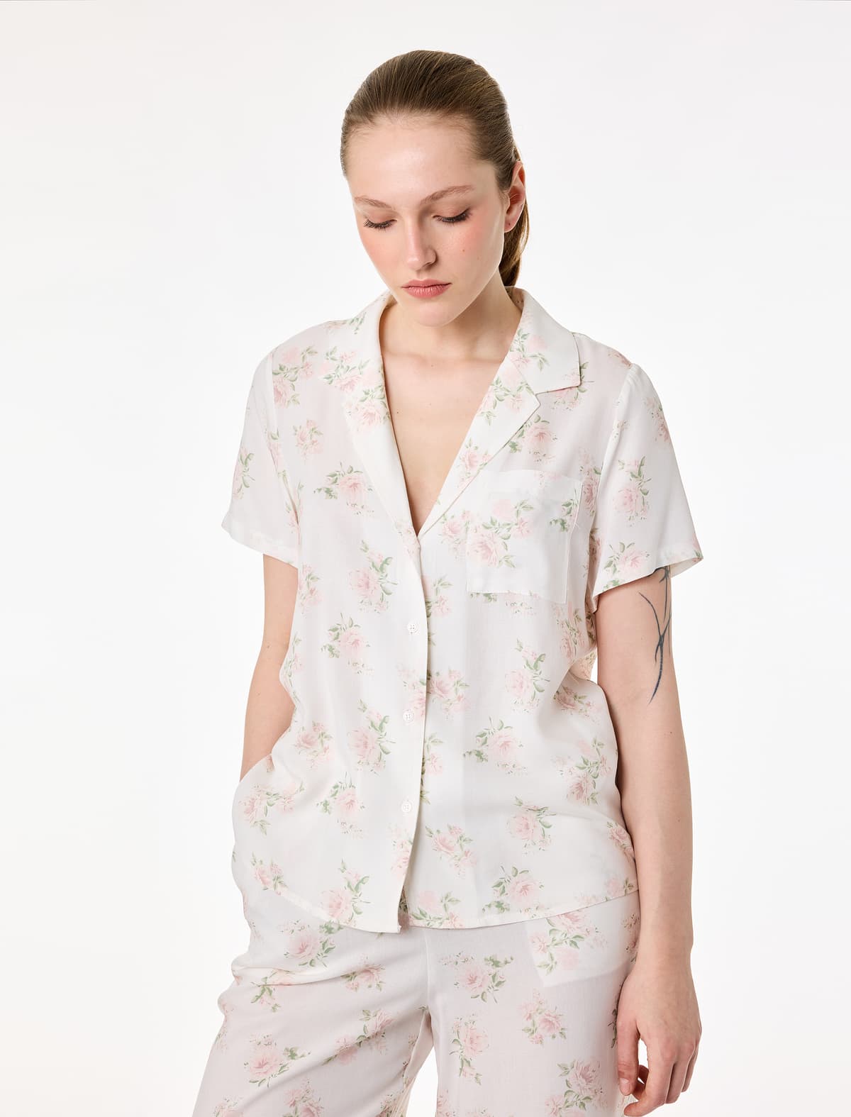 Naxışlı Viskoz Qısaqol Tişört Yaxalı Pijama Üstü