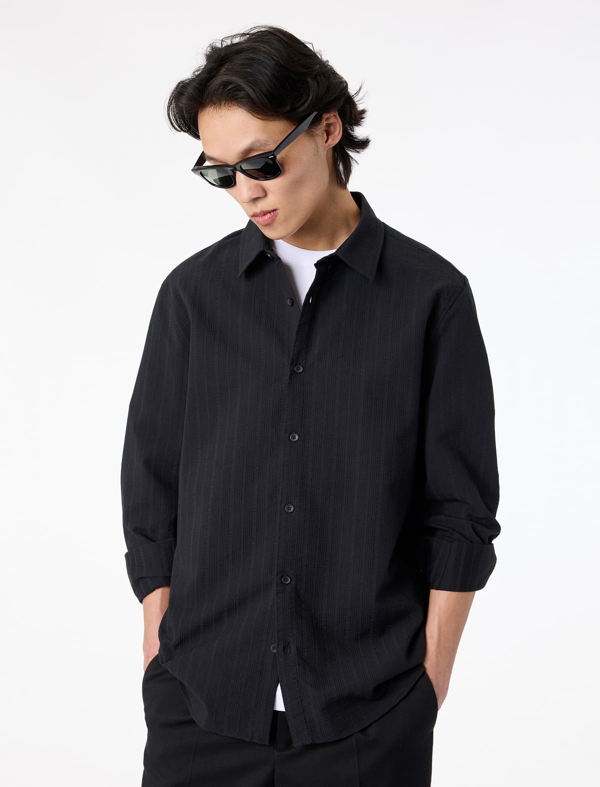 Normal fit Klassik Yaxalı Düyməli Teksturalı Uzunqol Tişört