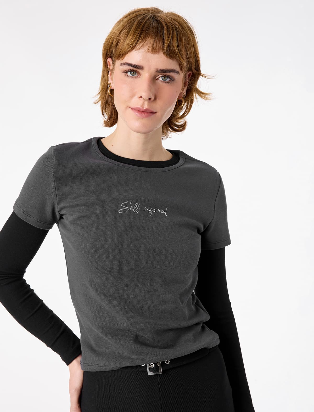 Slim fit Qısaqol Yaxalı Pambıq Daşı Detaylı Mayka