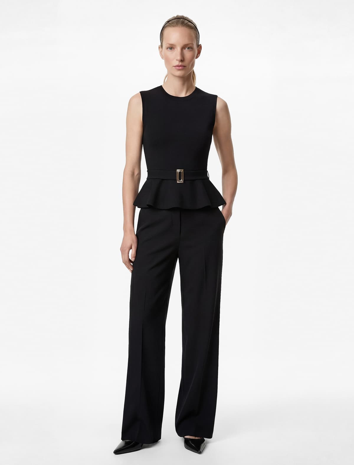 Slim fit Qolsuz Dəyirmi yaxa Kəmərli Peplum Bluz