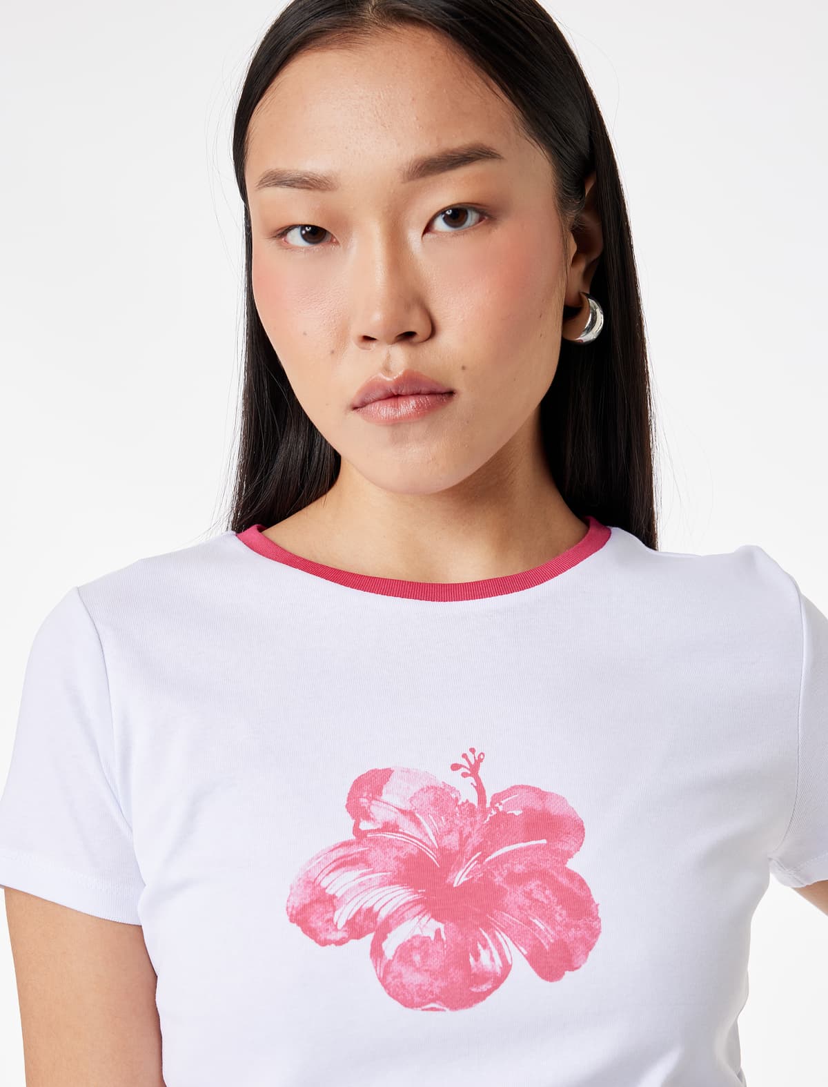 Pambıq Slim fit Qısaqol Dəyirmi yaxalı Hibiskus Çiçəkli Çaplı tişört