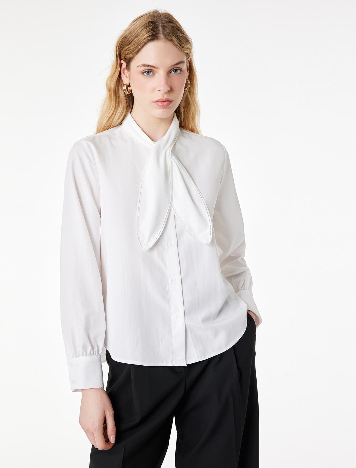 Normal fit Düyməli Uzunqol Yaxalıq Tişört