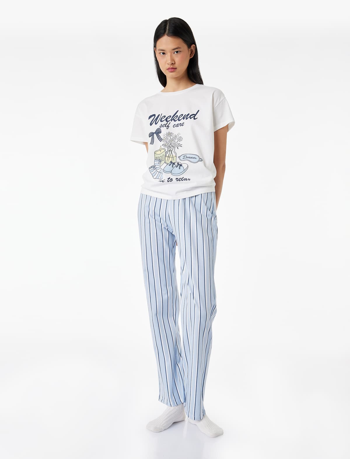 Pambıqdan Rahat Kesimli Qısaqol Çaplı Pijama Dəsti
