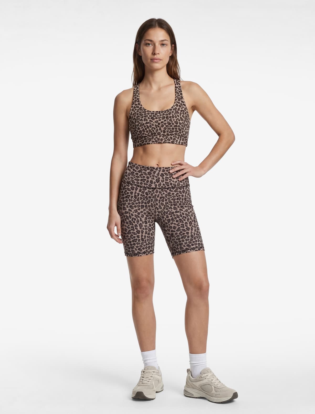 Slim fit Qolsuz U-Boyun Bəbir Çaplı İdman Büstqalteri