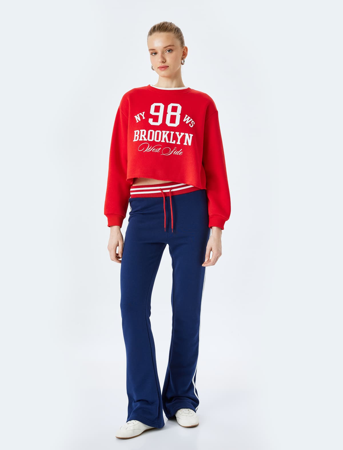 Qaldırılmış Kollec Çaplı Dəyirmi yaxalı Sweatshirt