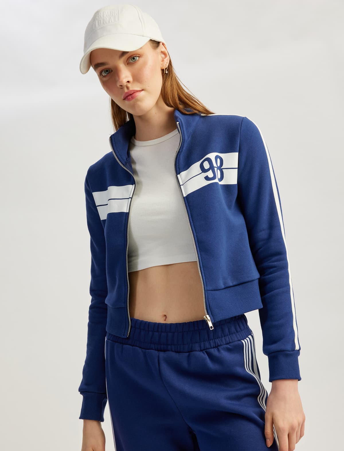 Qaldırılmış Kollec Çaplı Uzunqol Fermuarlı Crop Sweatshirt