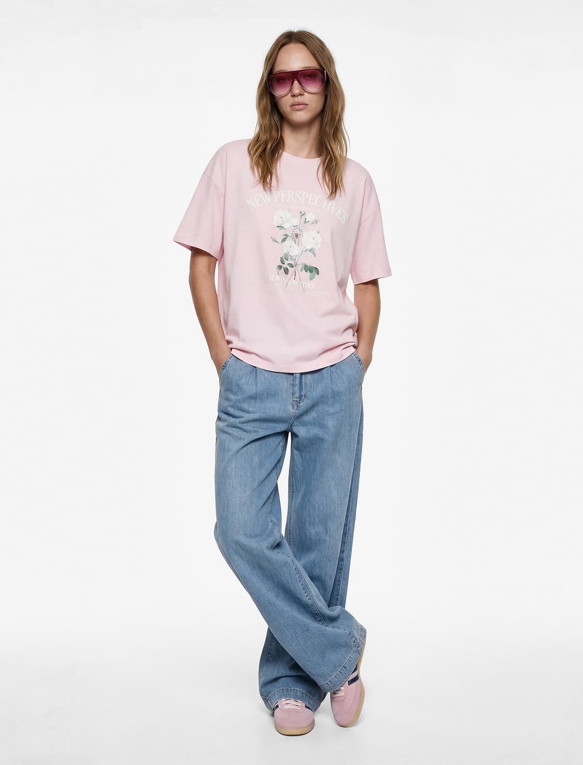 Qısaqol Yakalı Pambıq Çiçəkli Çaplı Oversize T-shirt