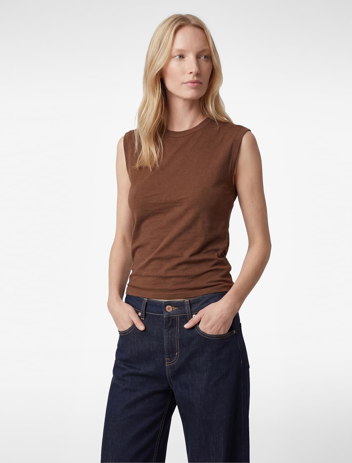 Normal Fit Pambıq Yakalı Qolsuz köynək