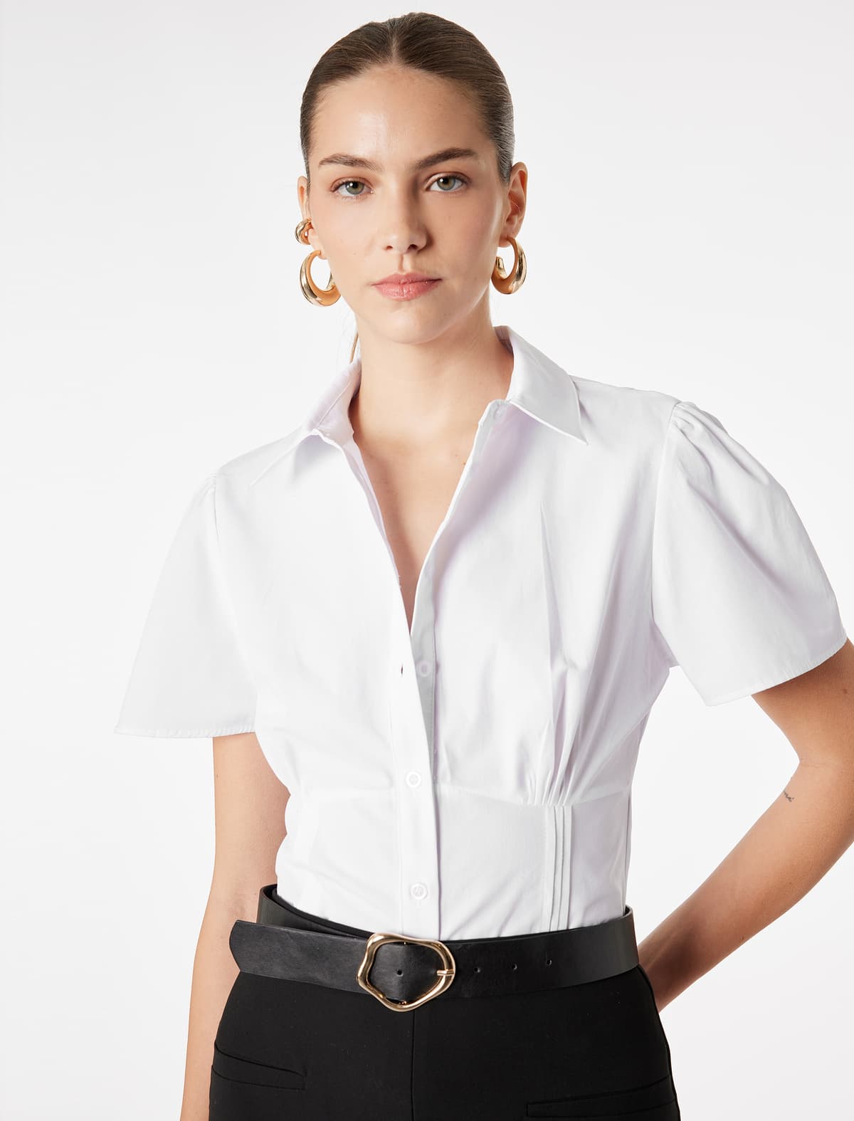 Pambıq Düyməli Klassik Yaxa Slim Fit Qısaqol Köynək