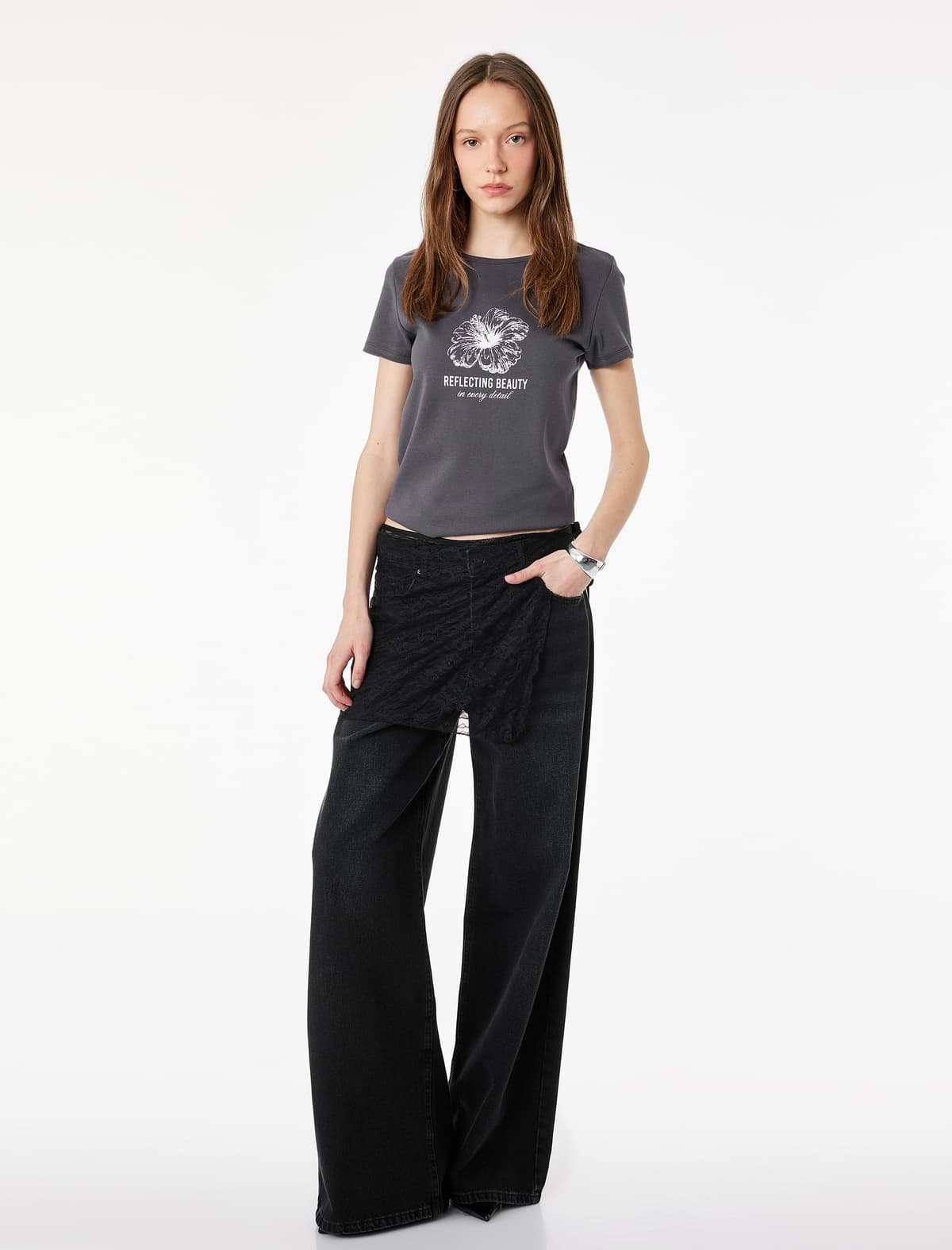 Slim Fit Qısaqol Yakalı Pambıq Hibiskus Çaplı köynək