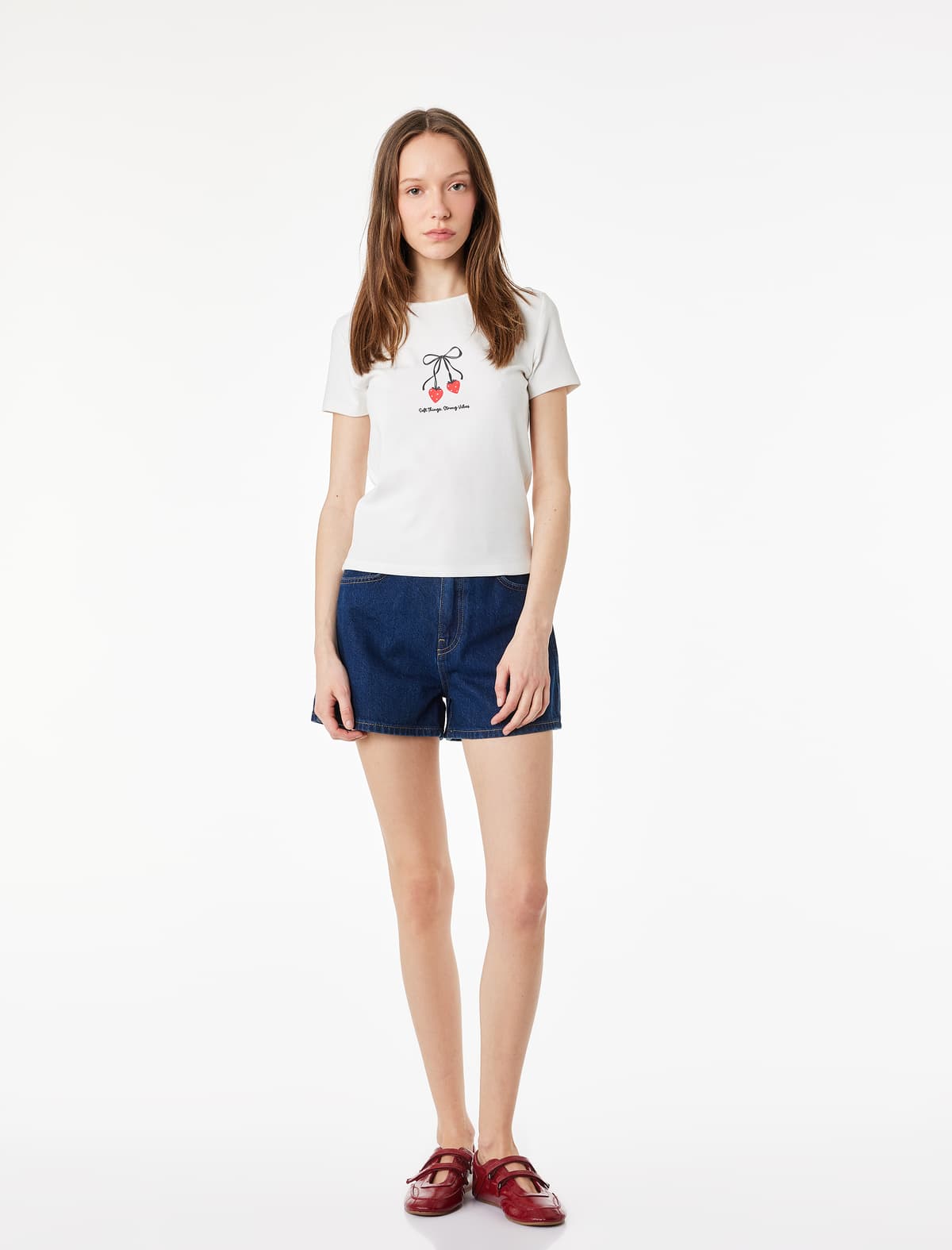 Slim fit Qısaqol Yaxalı Pambıq Yay Çiyələk Çaplı tişört