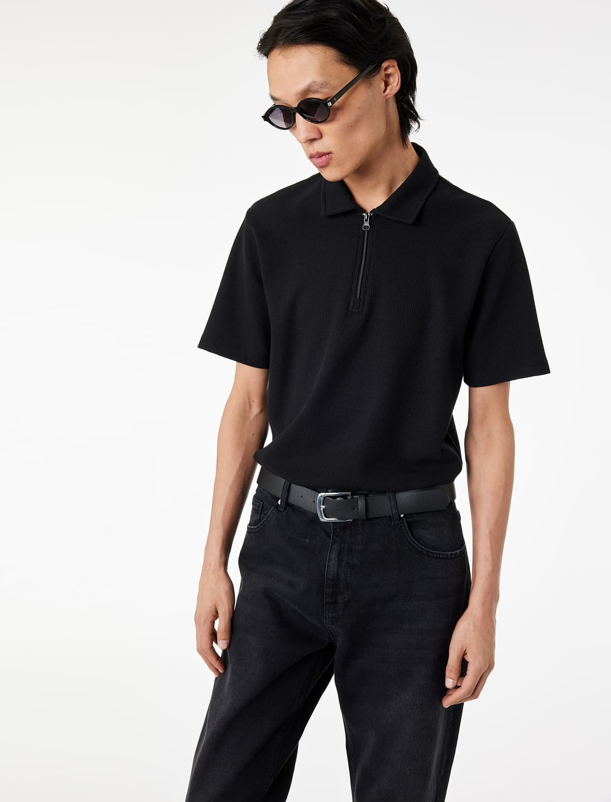 Normal fit Qısaqol Vafli Teksturalı Yarım Fermuarlı Polo Yaxalı Tişört