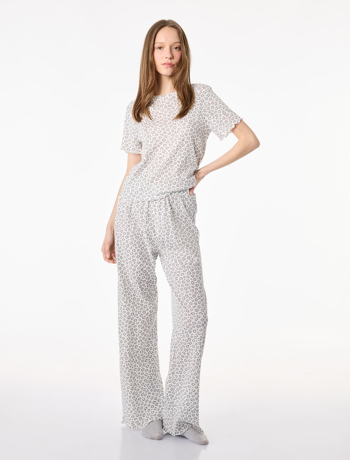 Pambıq Qısaqol Ekip Boyun Bəbir Naxışlı Pijama Dəsti