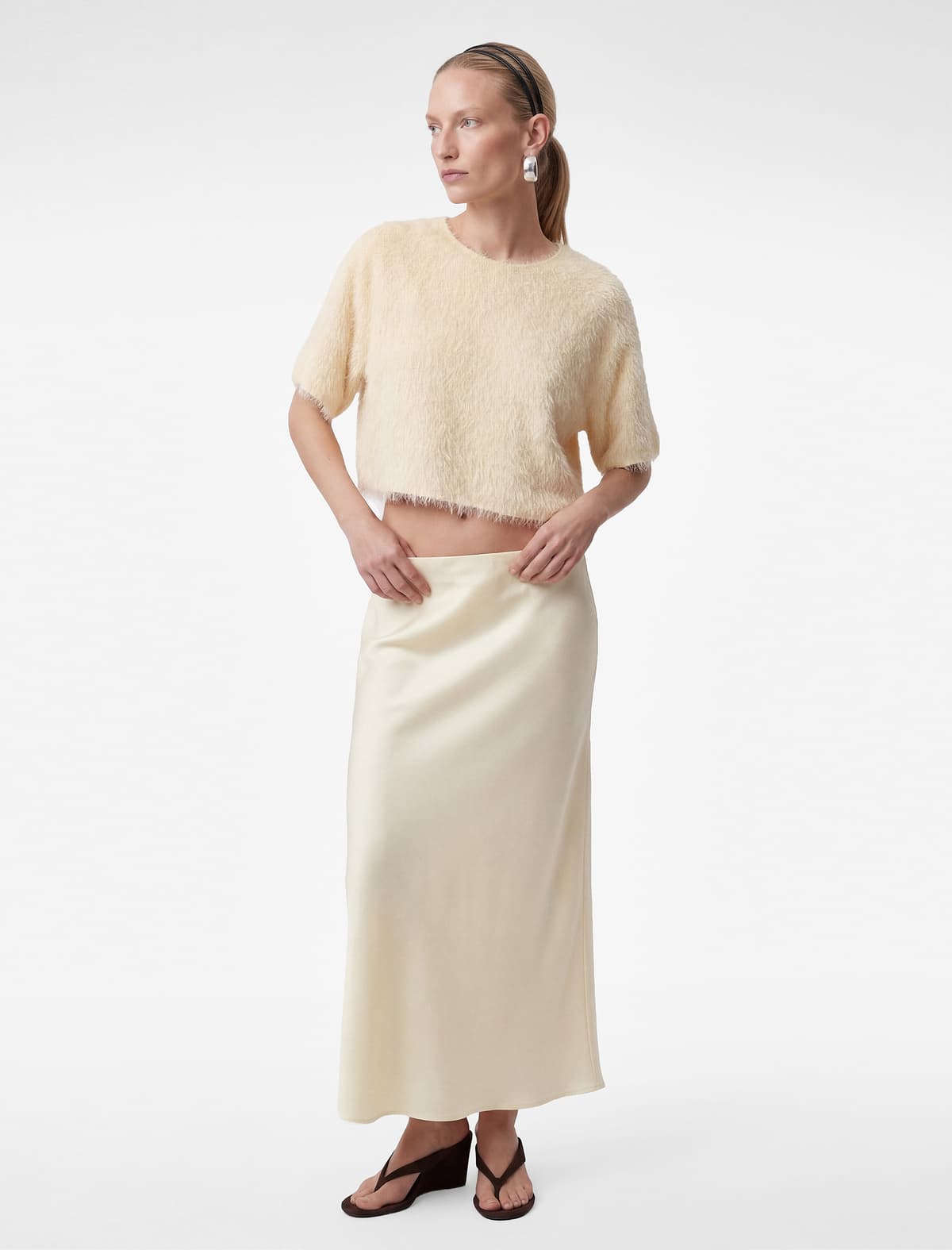 Qısaqol Dəyirmi yaxa Qotazlı Crop Bluza