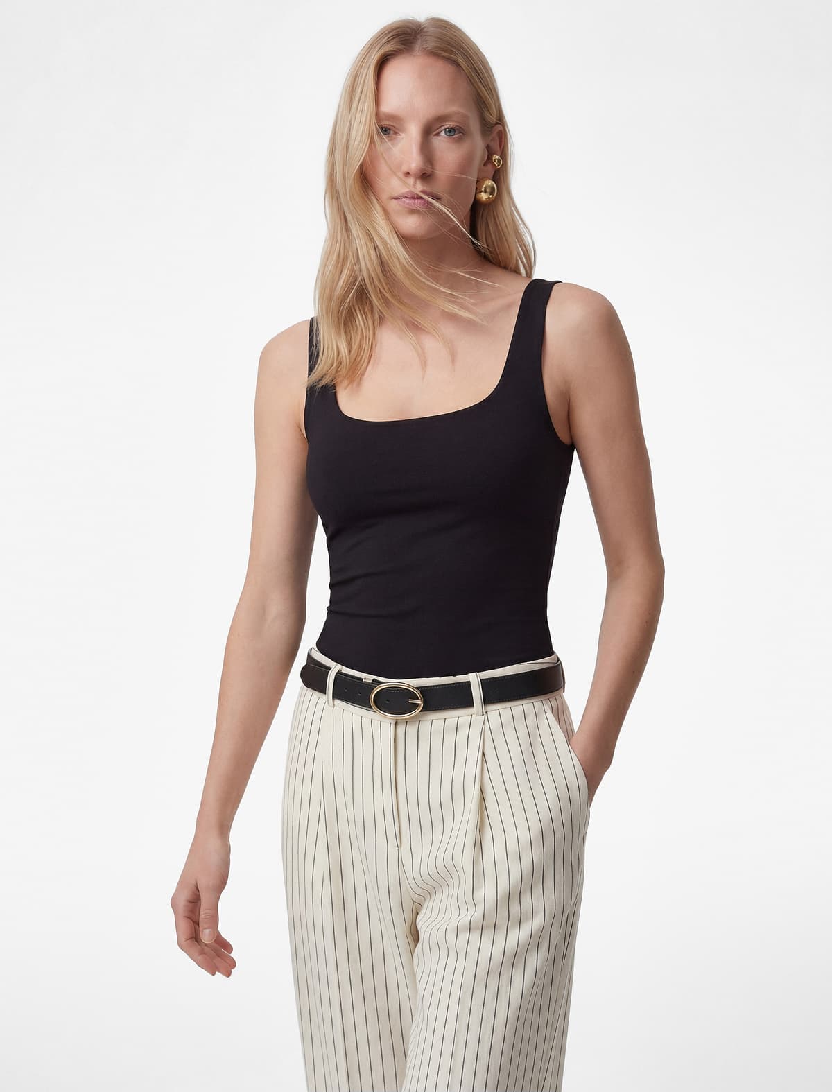 Kvadratboyunlu Slim fit Qalın Kəmərli Crop Top