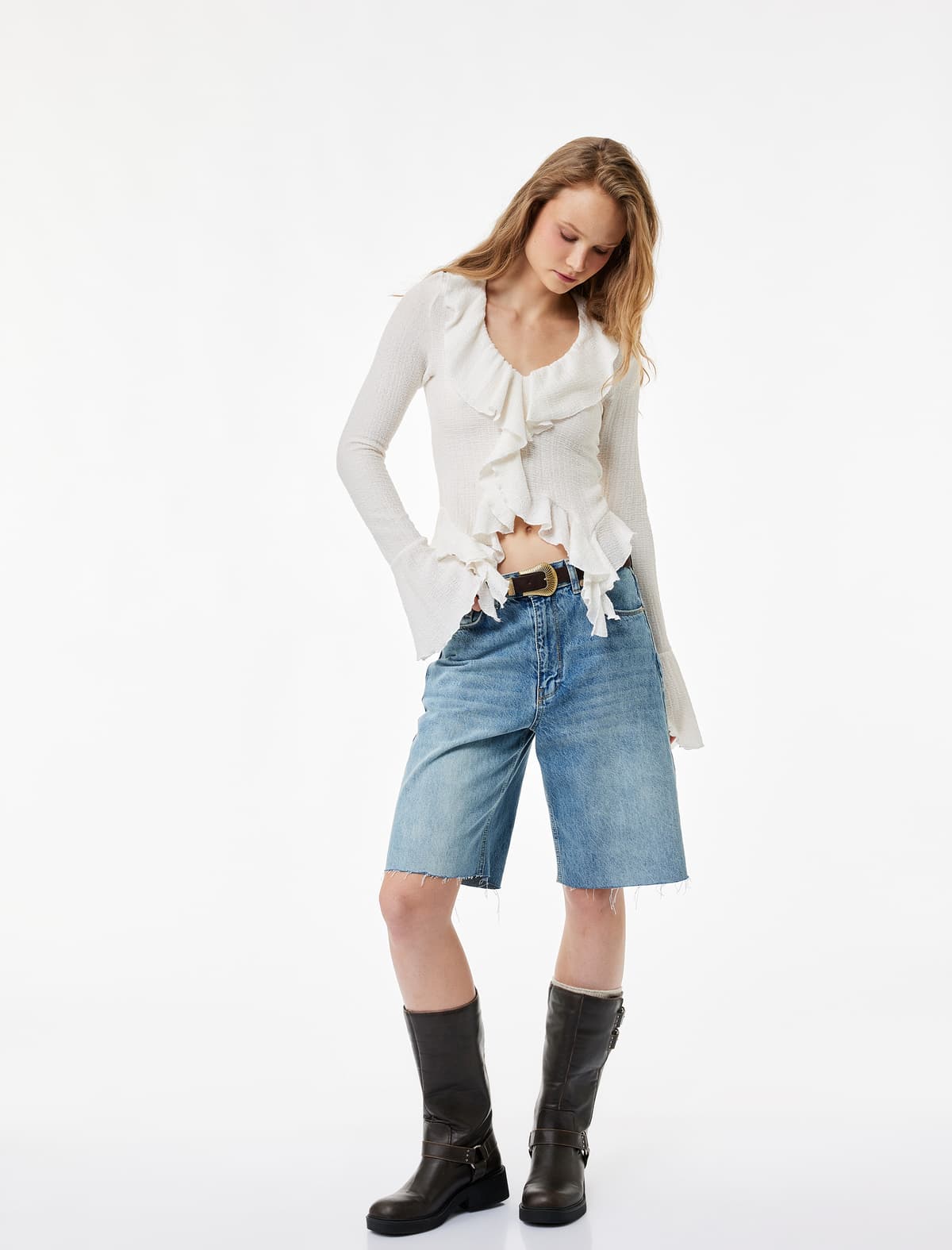 Fırfırlı Detallı Uzunqol Slim Fit V Yakalı köynək