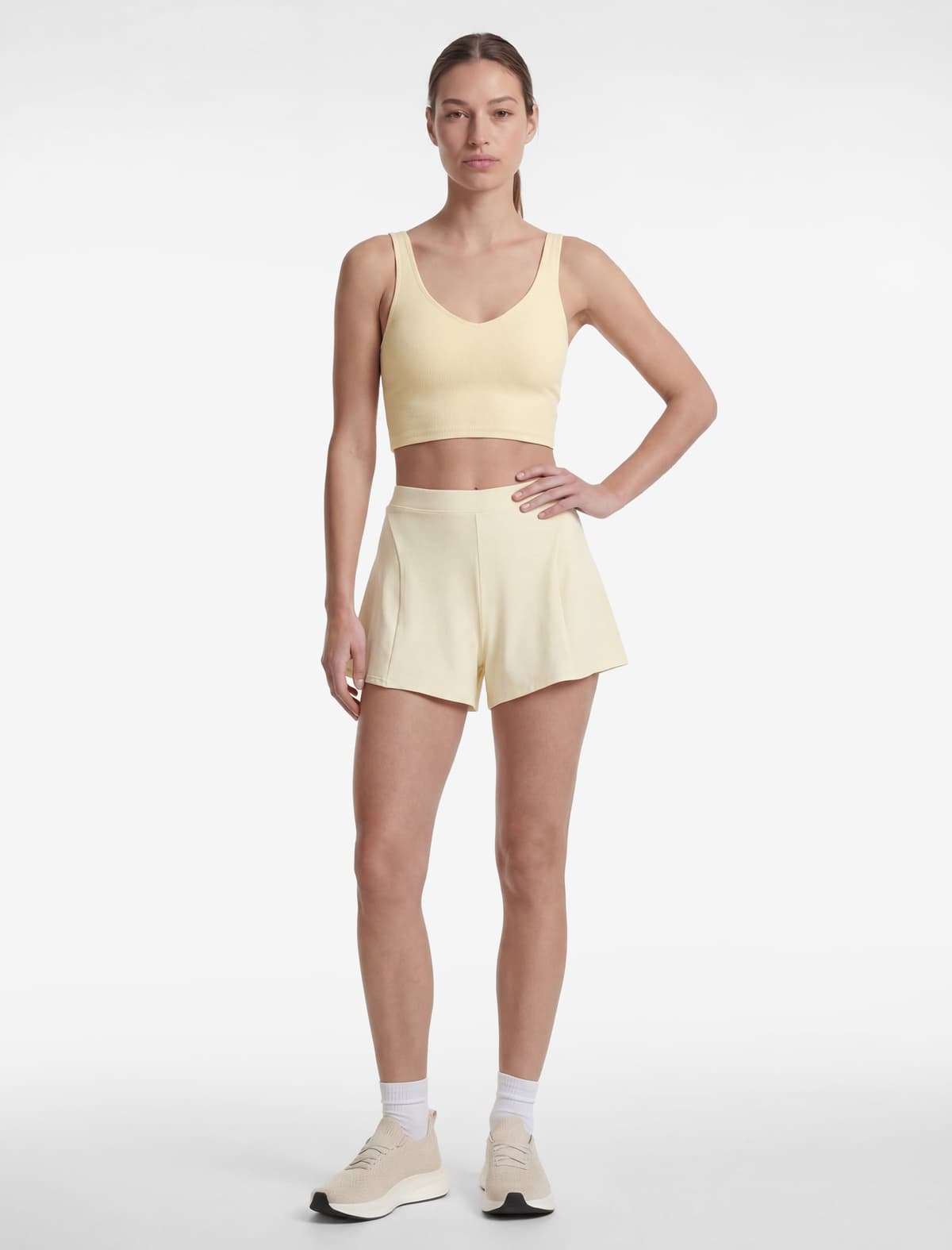 Qolsuz V-yaxalı Slim fit İdman Büstqalteri